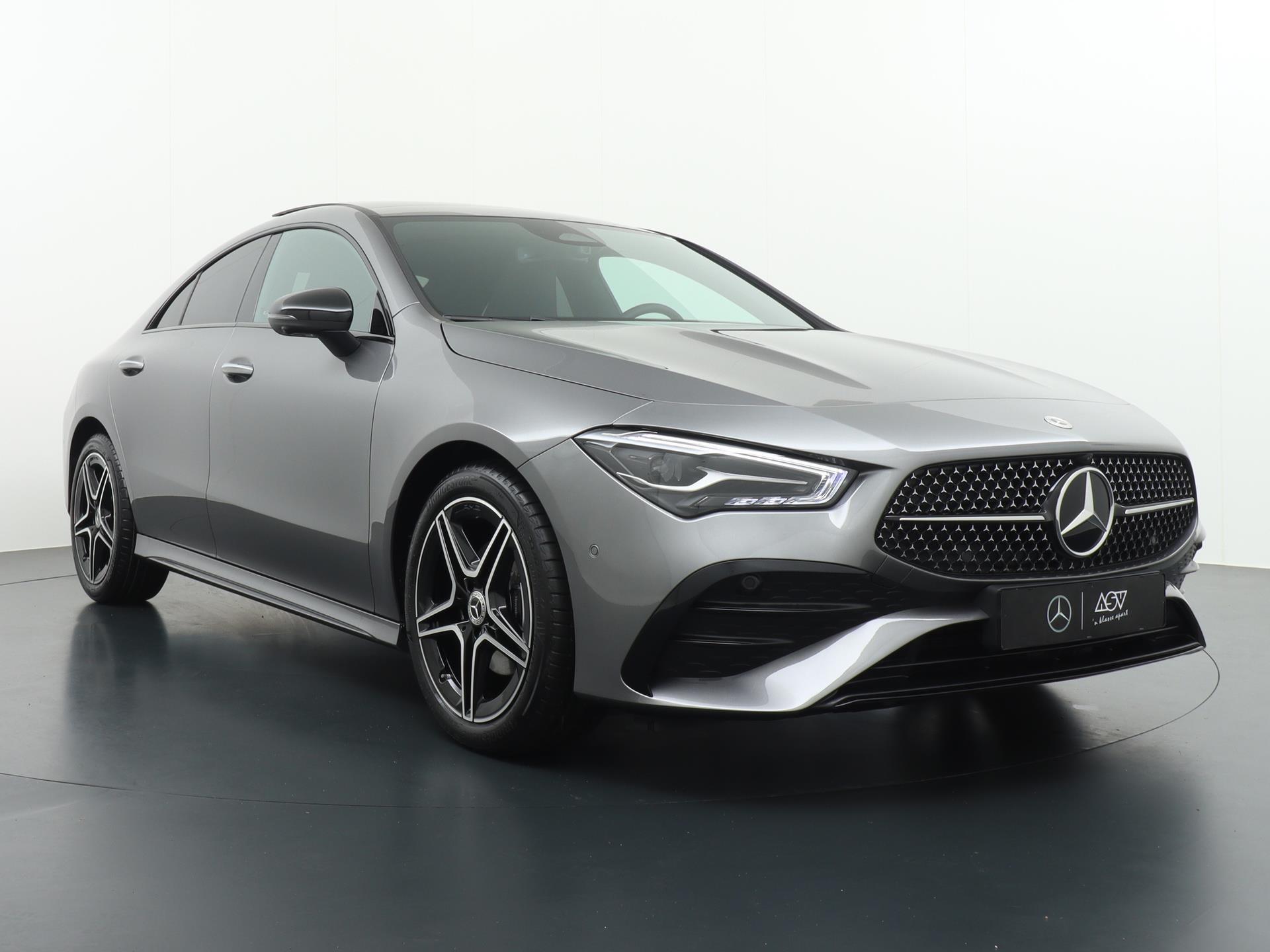 Mercedes-Benz CLA-Klasse 180 AMG Line 8