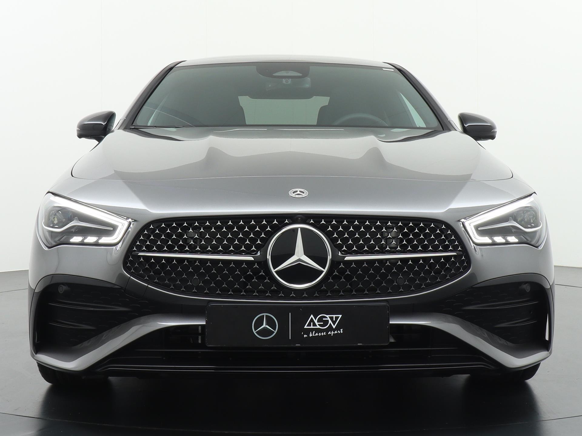 Mercedes-Benz CLA-Klasse 180 AMG Line 9