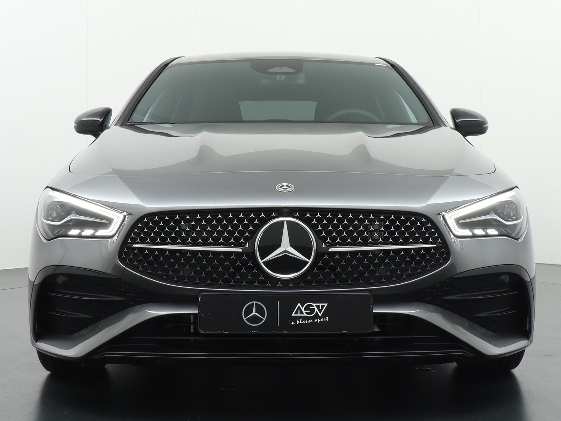Mercedes-Benz CLA-Klasse Shooting Brake 200 AMG Line 13