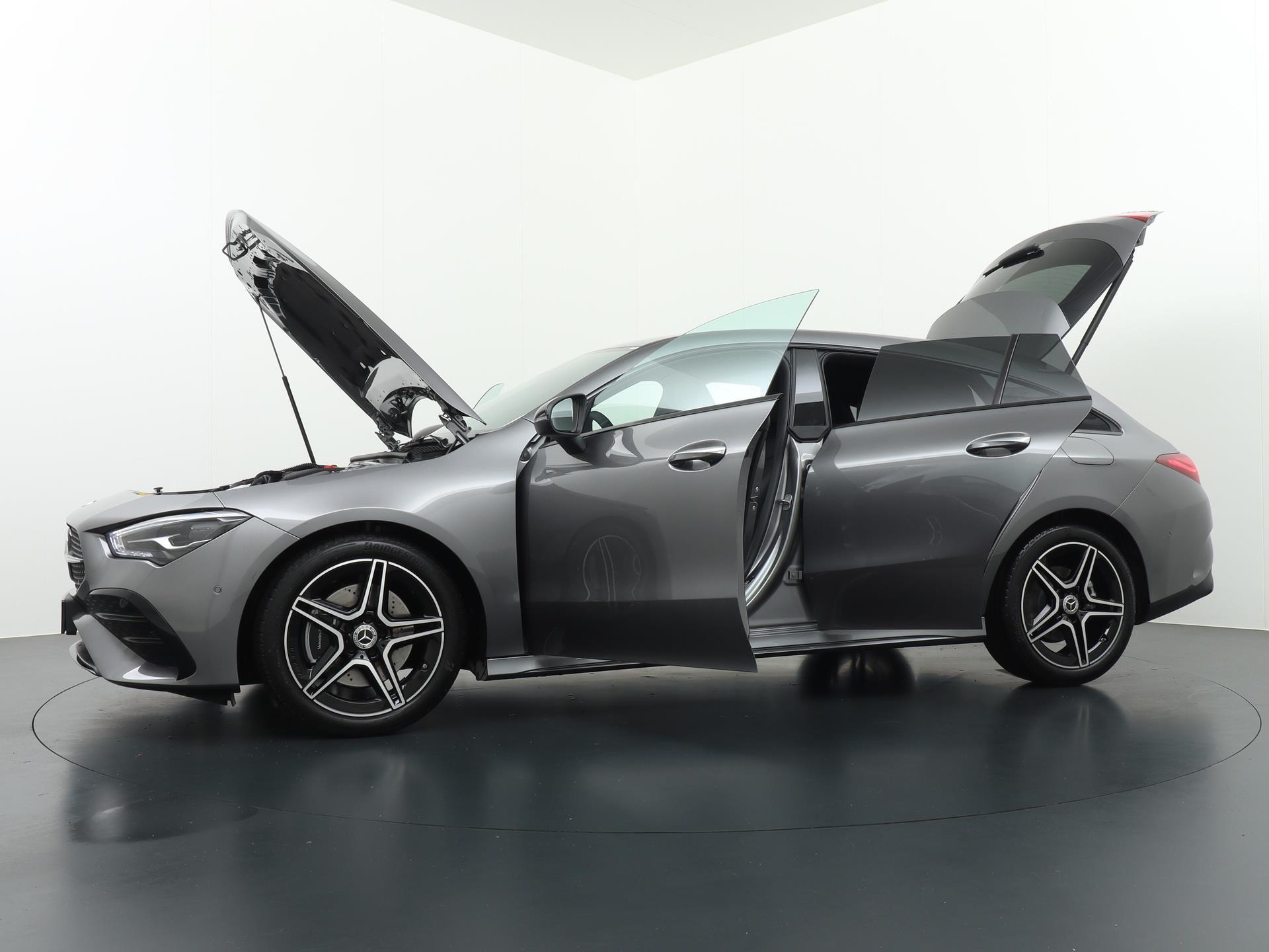 Mercedes-Benz CLA-Klasse Shooting Brake 200 AMG Line 16