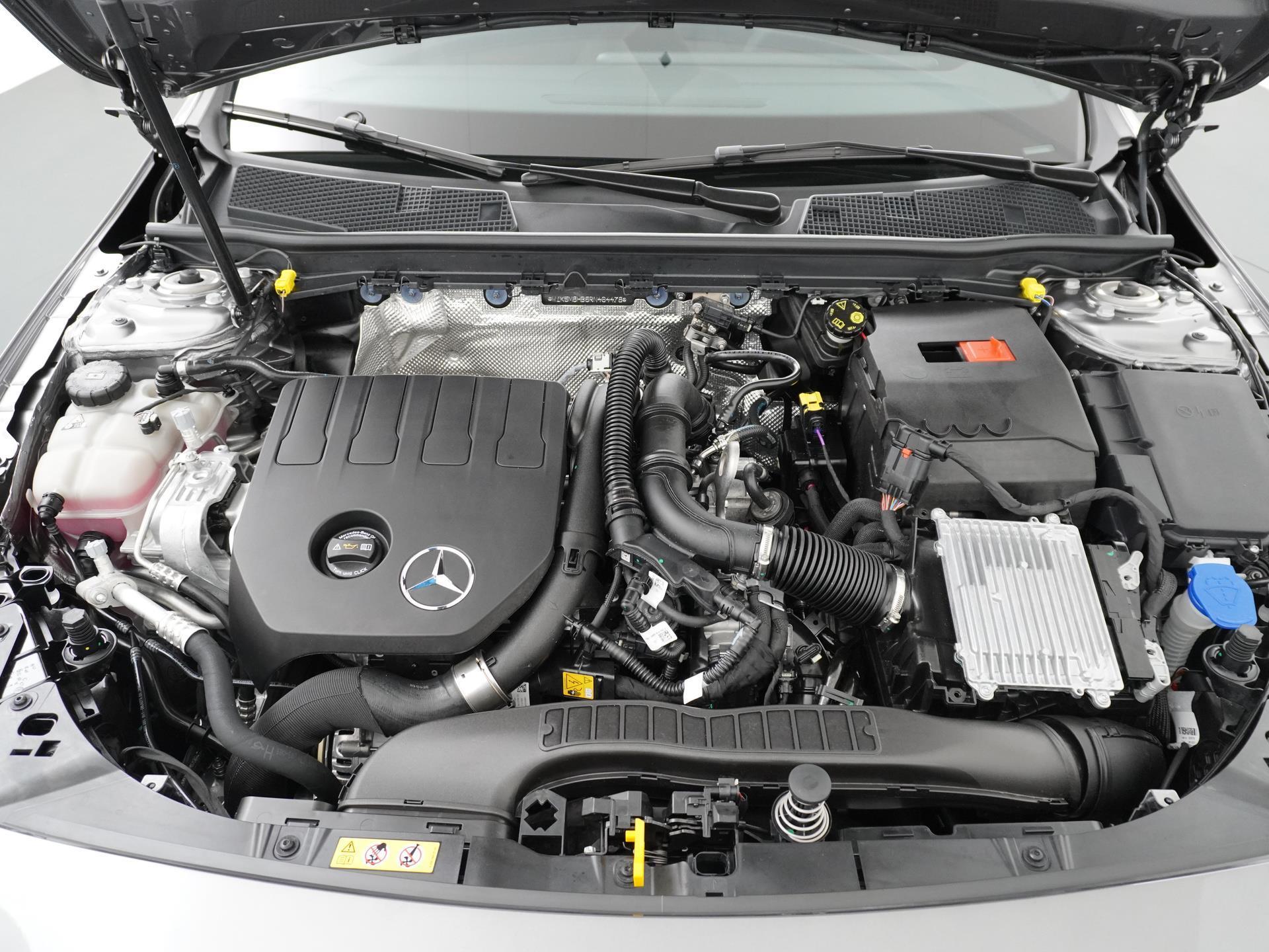 Mercedes-Benz CLA-Klasse Shooting Brake 200 AMG Line 21