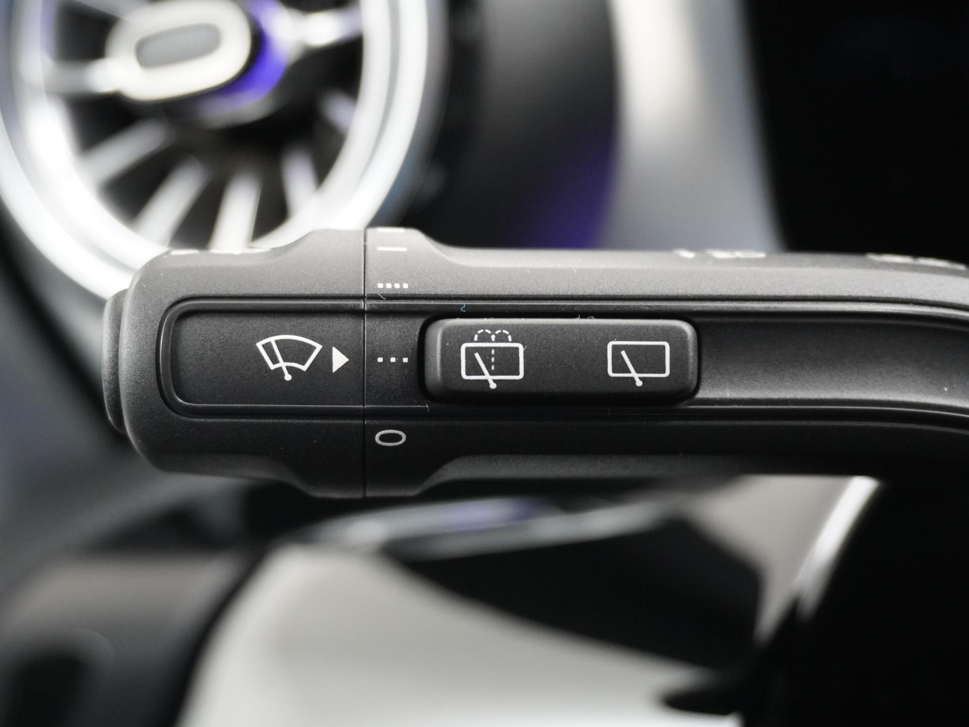 Mercedes-Benz CLA-Klasse Shooting Brake 200 AMG Line 28