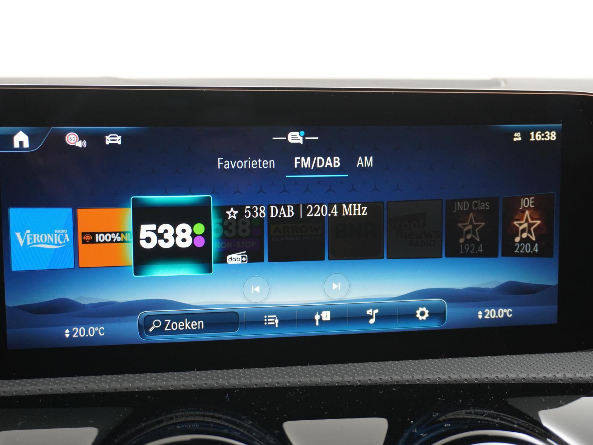 Mercedes-Benz CLA-Klasse Shooting Brake 200 AMG Line 38