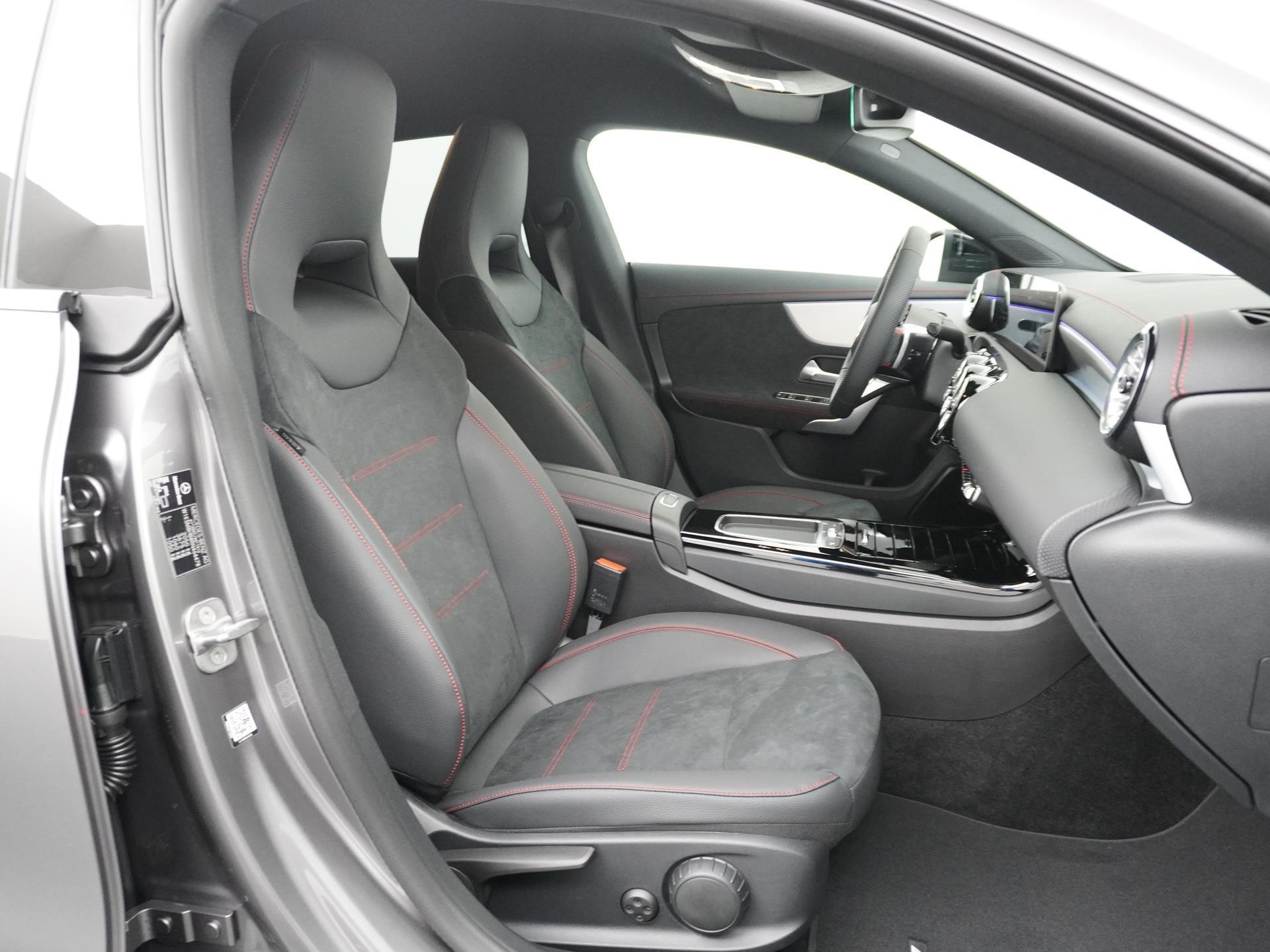 Mercedes-Benz CLA-Klasse Shooting Brake 200 AMG Line 49