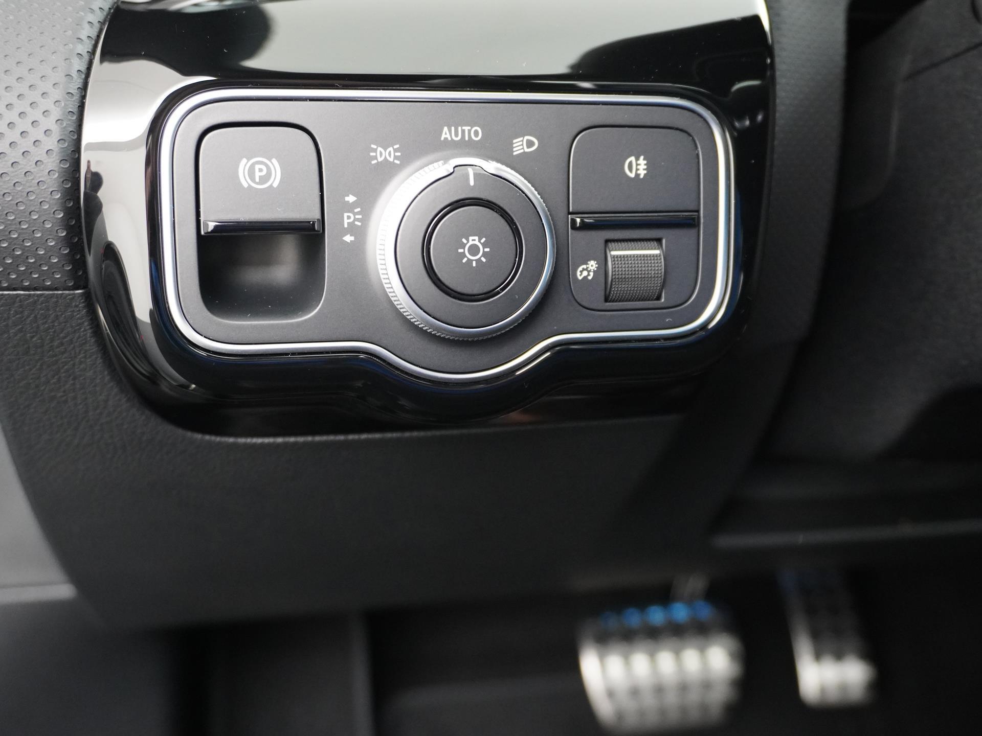 Mercedes-Benz CLA-Klasse Shooting Brake 180 Star Edition AMG Line 29