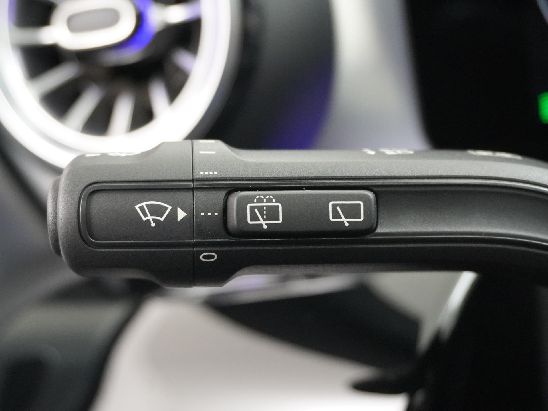 Mercedes-Benz CLA-Klasse Shooting Brake 180 Star Edition AMG Line 30