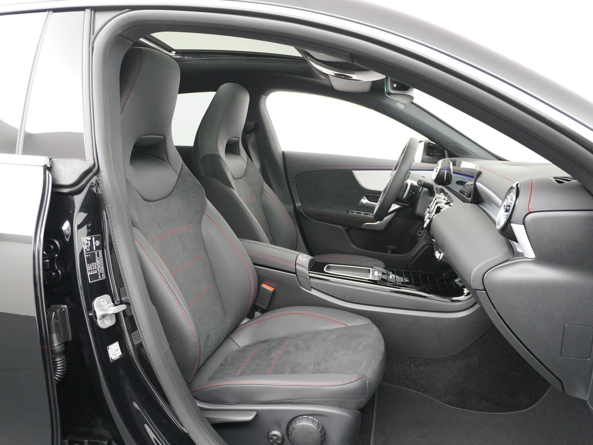 Mercedes-Benz CLA-Klasse Shooting Brake 180 Star Edition AMG Line 51