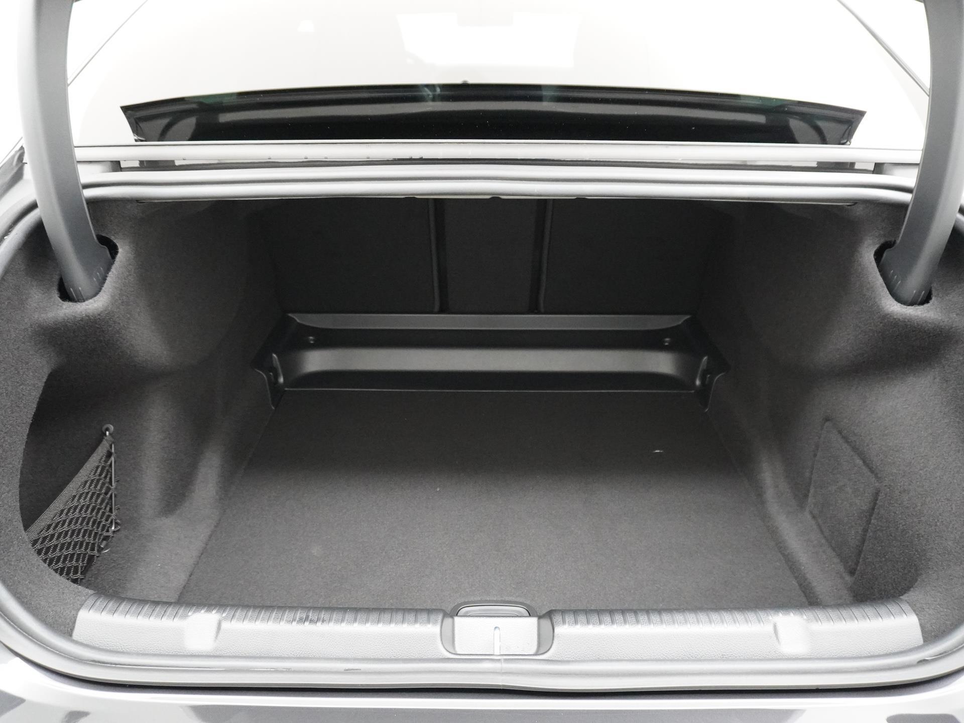 Mercedes-Benz EQE 300 Business Edition 89 kWh Accu 16