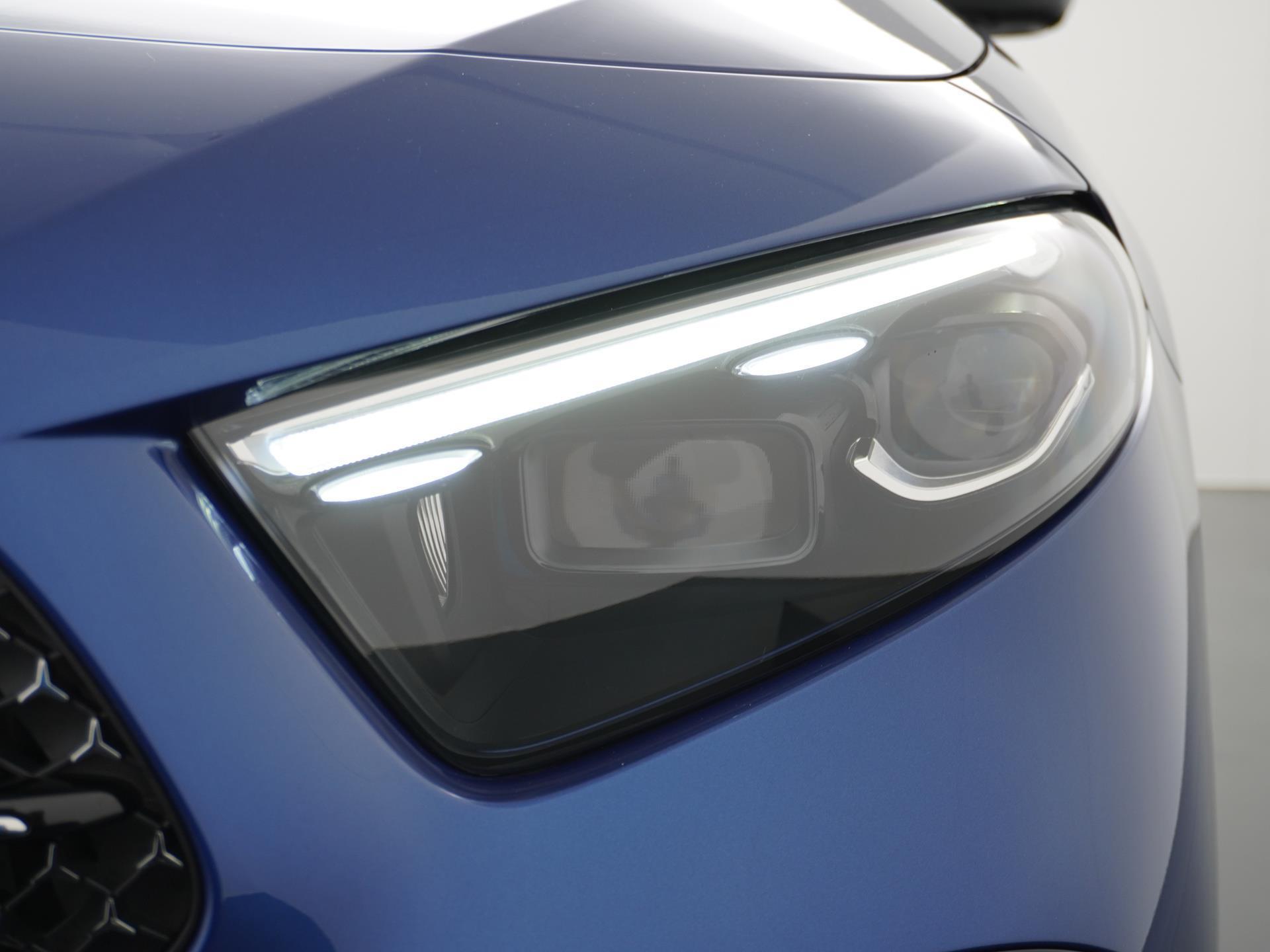 Mercedes-Benz A-klasse 180 Star Edition AMG Line 18