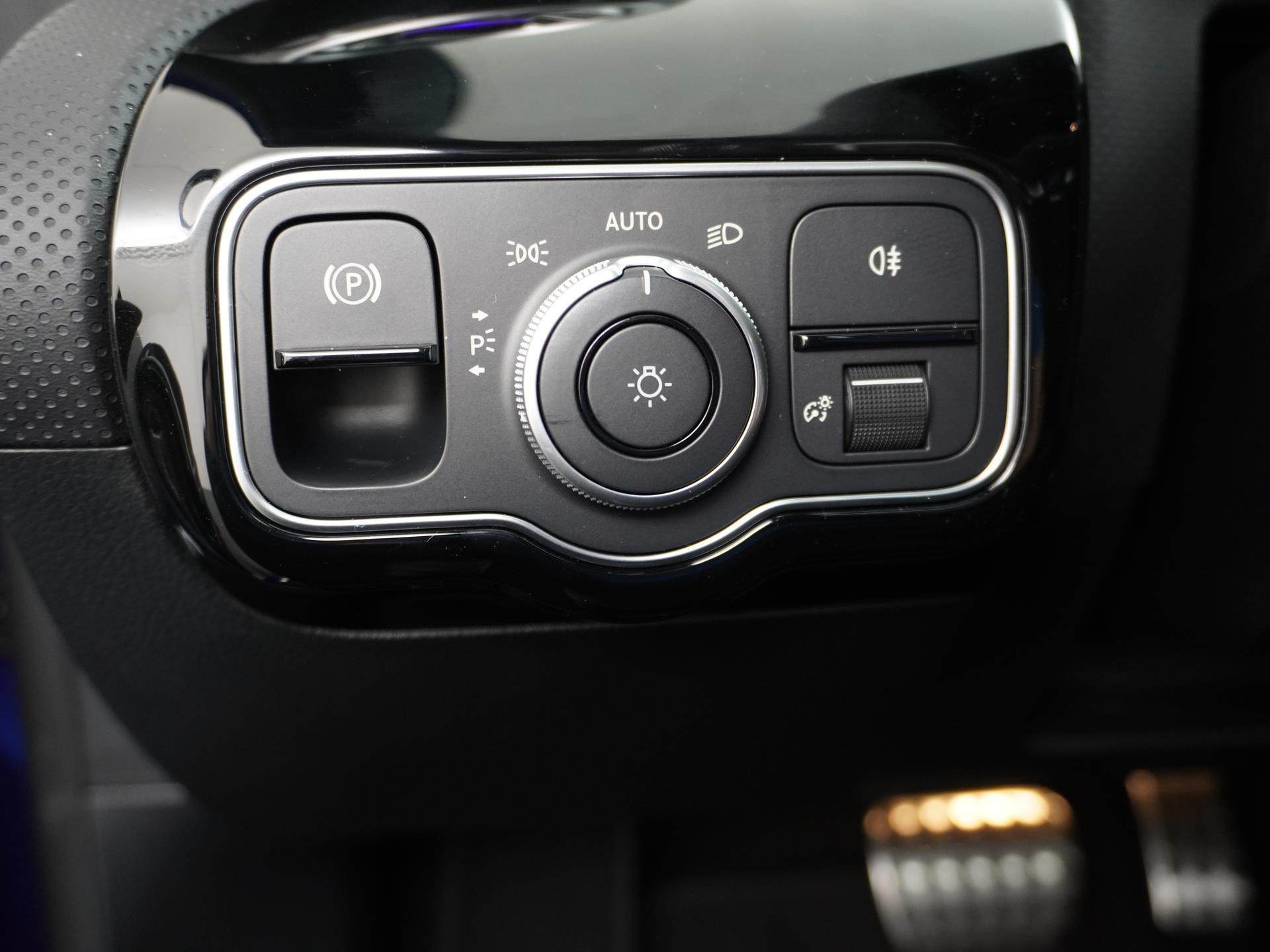 Mercedes-Benz A-klasse 180 Star Edition AMG Line 25