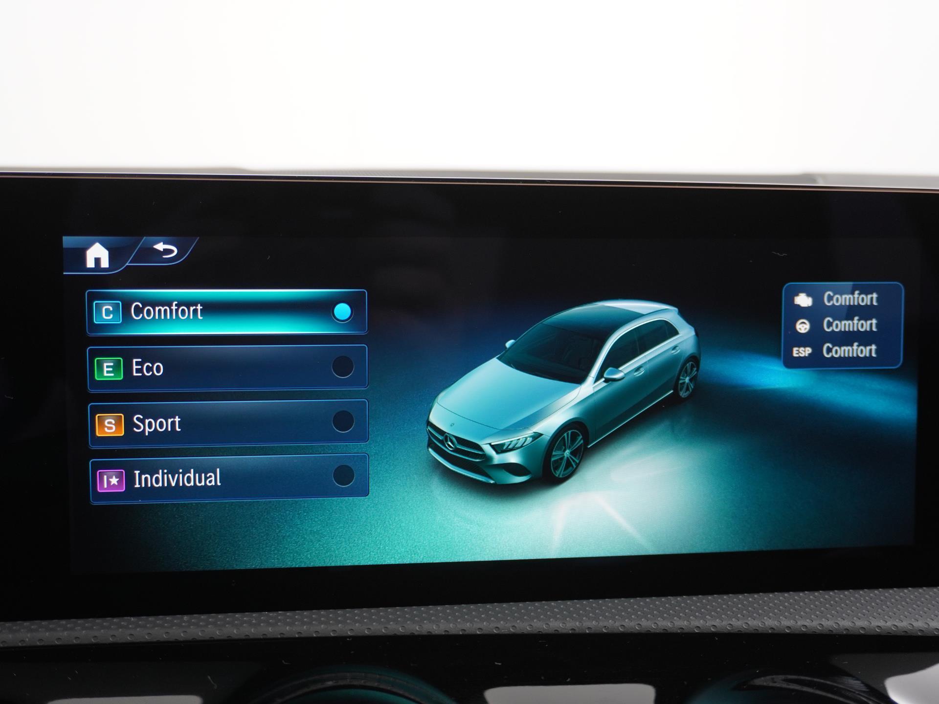 Mercedes-Benz A-klasse 180 Star Edition AMG Line 45