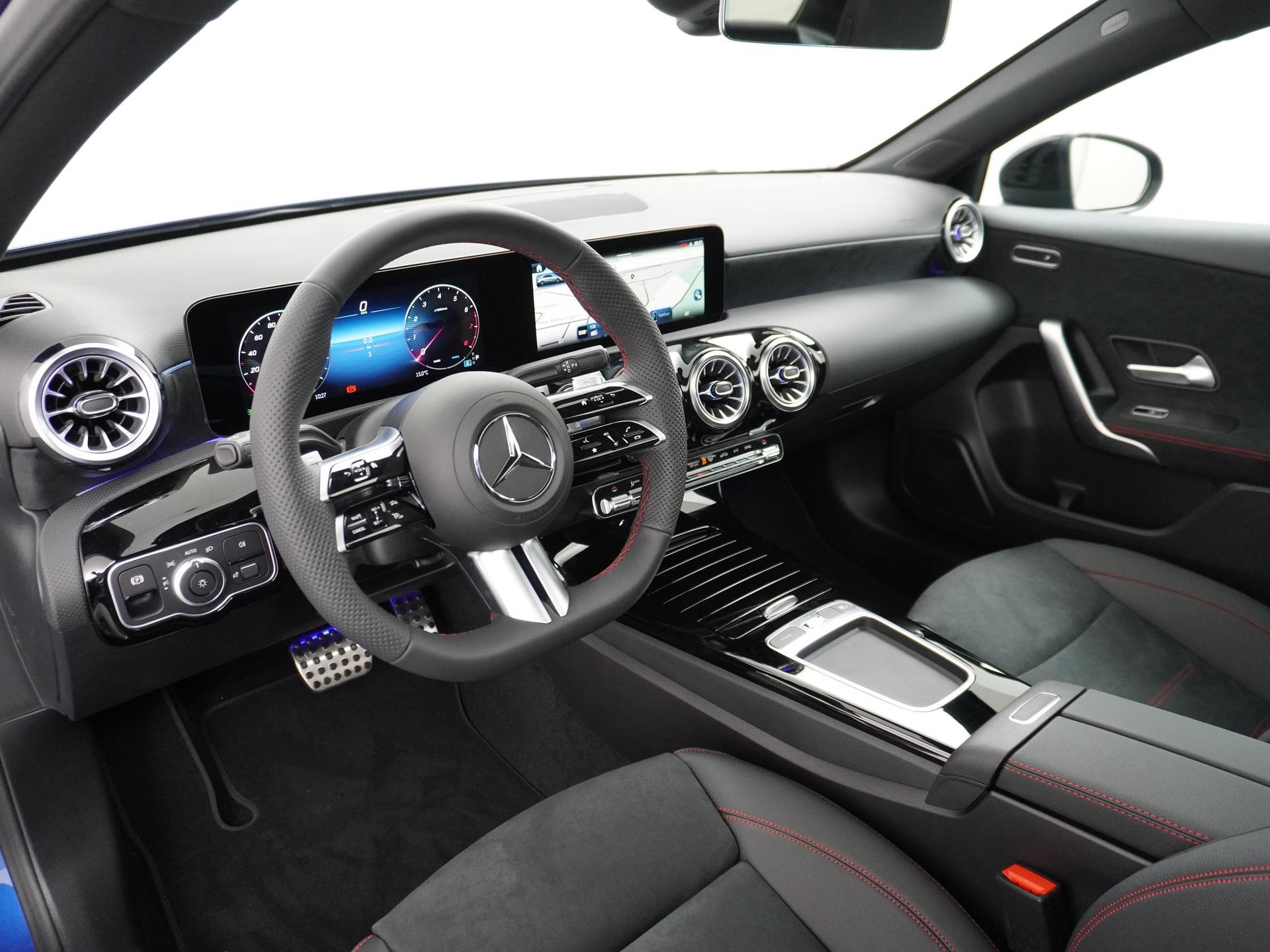 Mercedes-Benz A-Klasse 180 Star Edition AMG Line 1