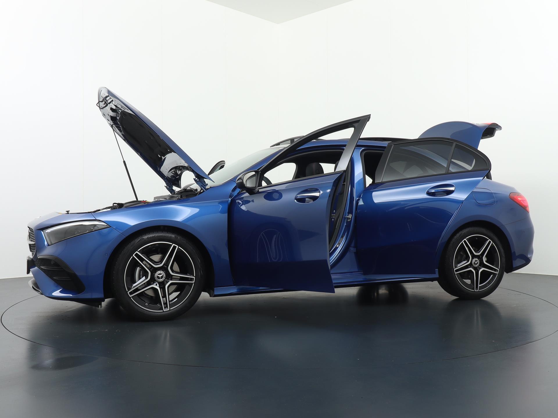 Mercedes-Benz A-Klasse 180 Star Edition AMG Line 16