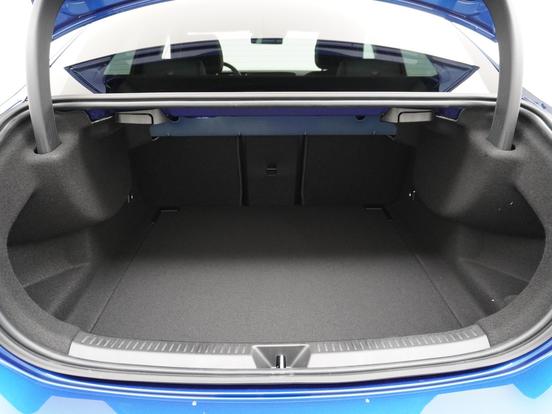 Mercedes-Benz A-Klasse 180 Star Edition AMG Line 18