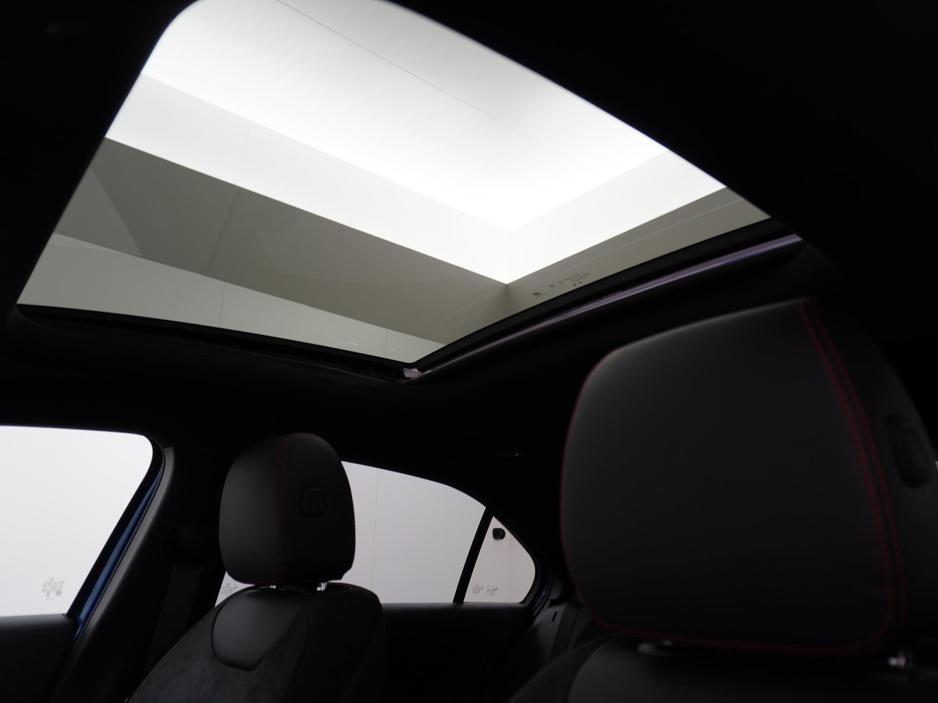 Mercedes-Benz A-Klasse 180 Star Edition AMG Line 3