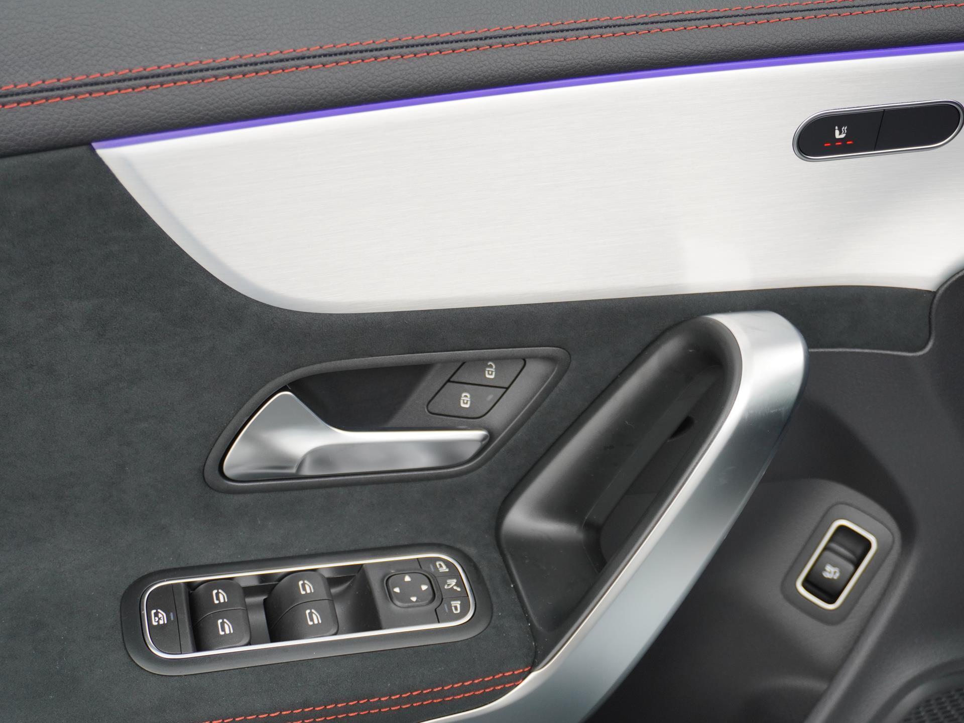 Mercedes-Benz CLA-Klasse Shooting Brake 200 AMG Line 10