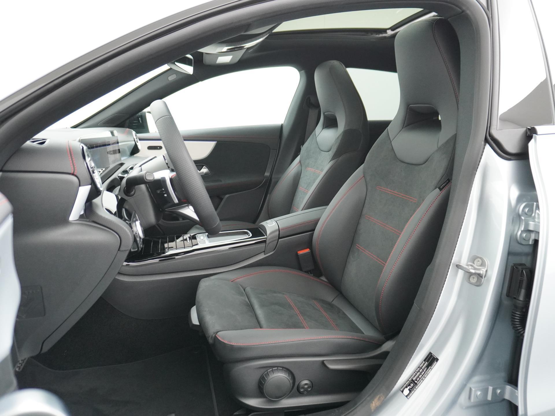 Mercedes-Benz CLA-Klasse Shooting Brake 200 AMG Line 12