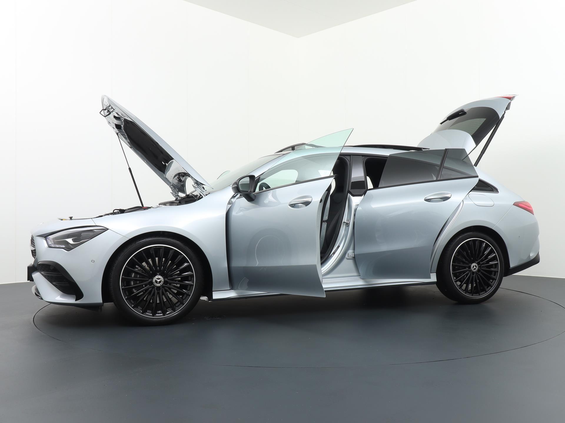 Mercedes-Benz CLA-Klasse Shooting Brake 200 AMG Line 17