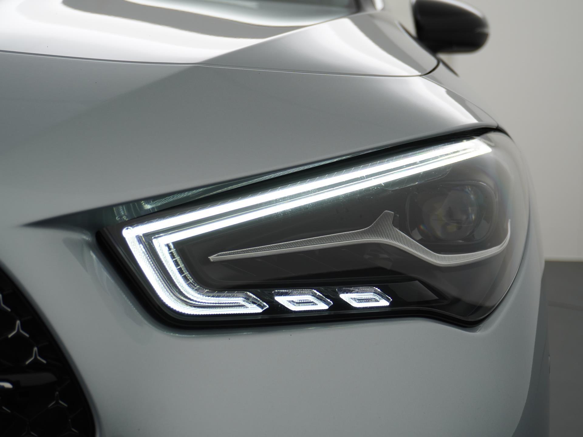 Mercedes-Benz CLA-Klasse Shooting Brake 200 AMG Line 22