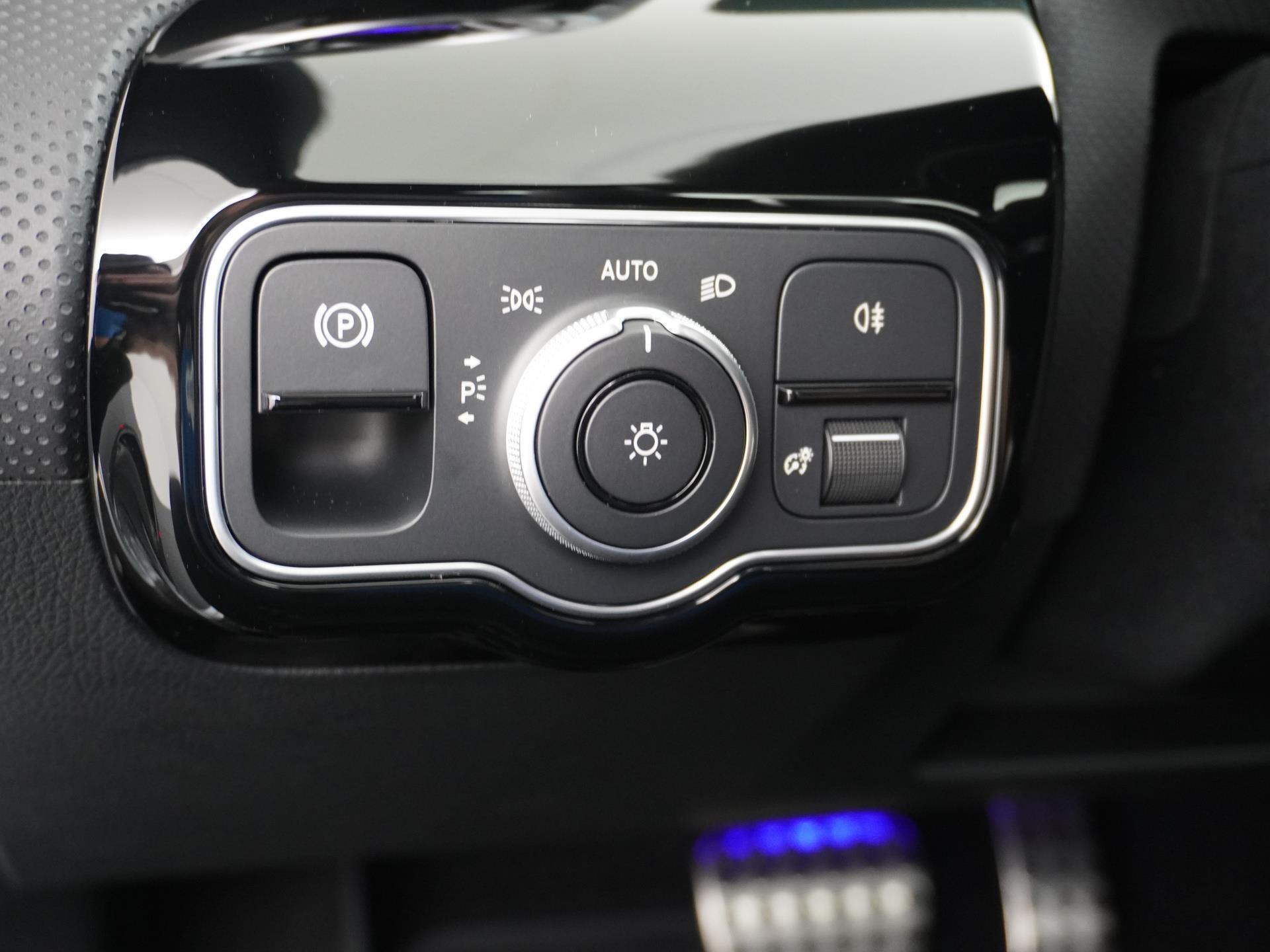 Mercedes-Benz CLA-Klasse Shooting Brake 200 AMG Line 28