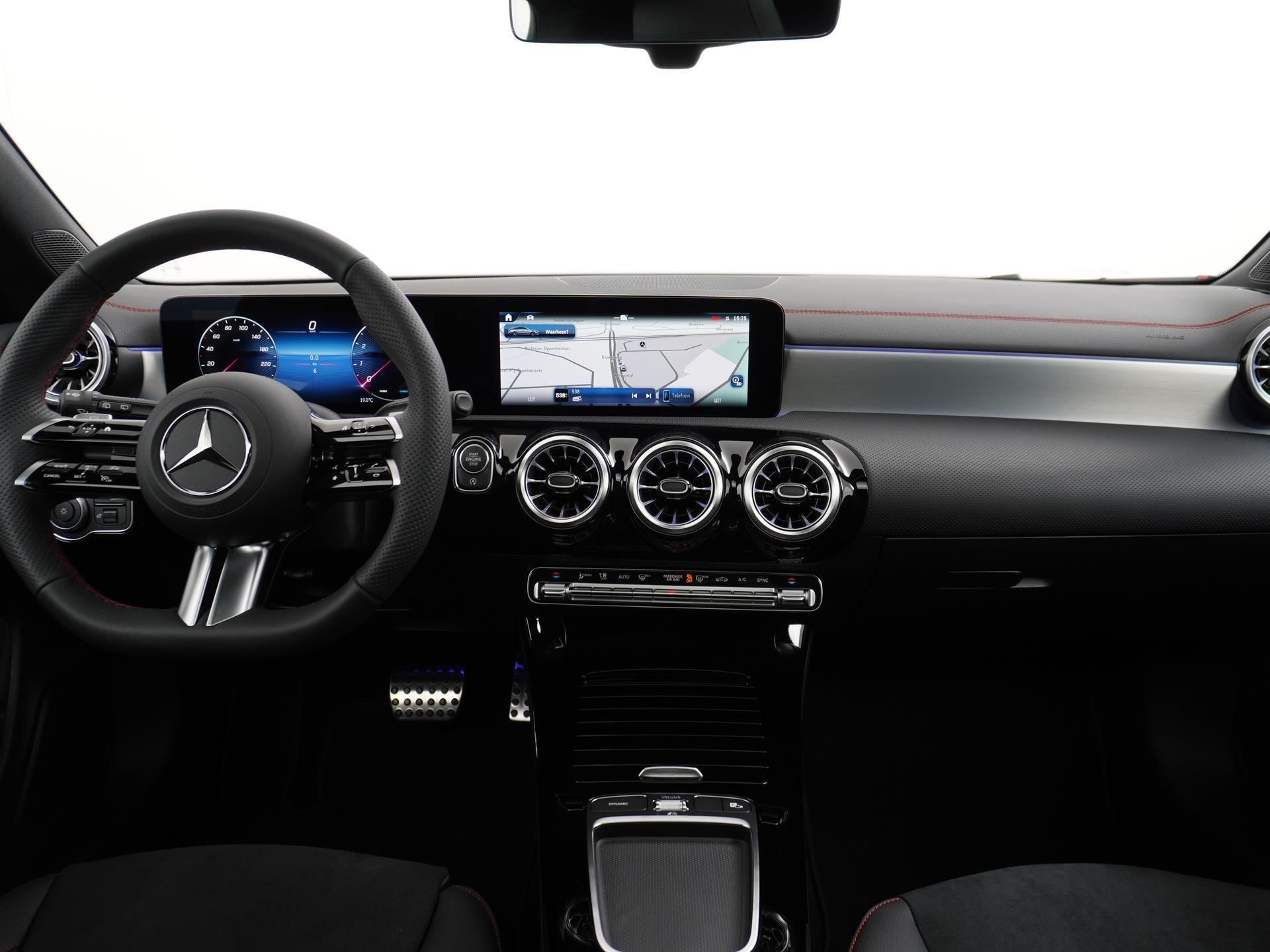 Mercedes-Benz CLA-Klasse Shooting Brake 200 AMG Line 3