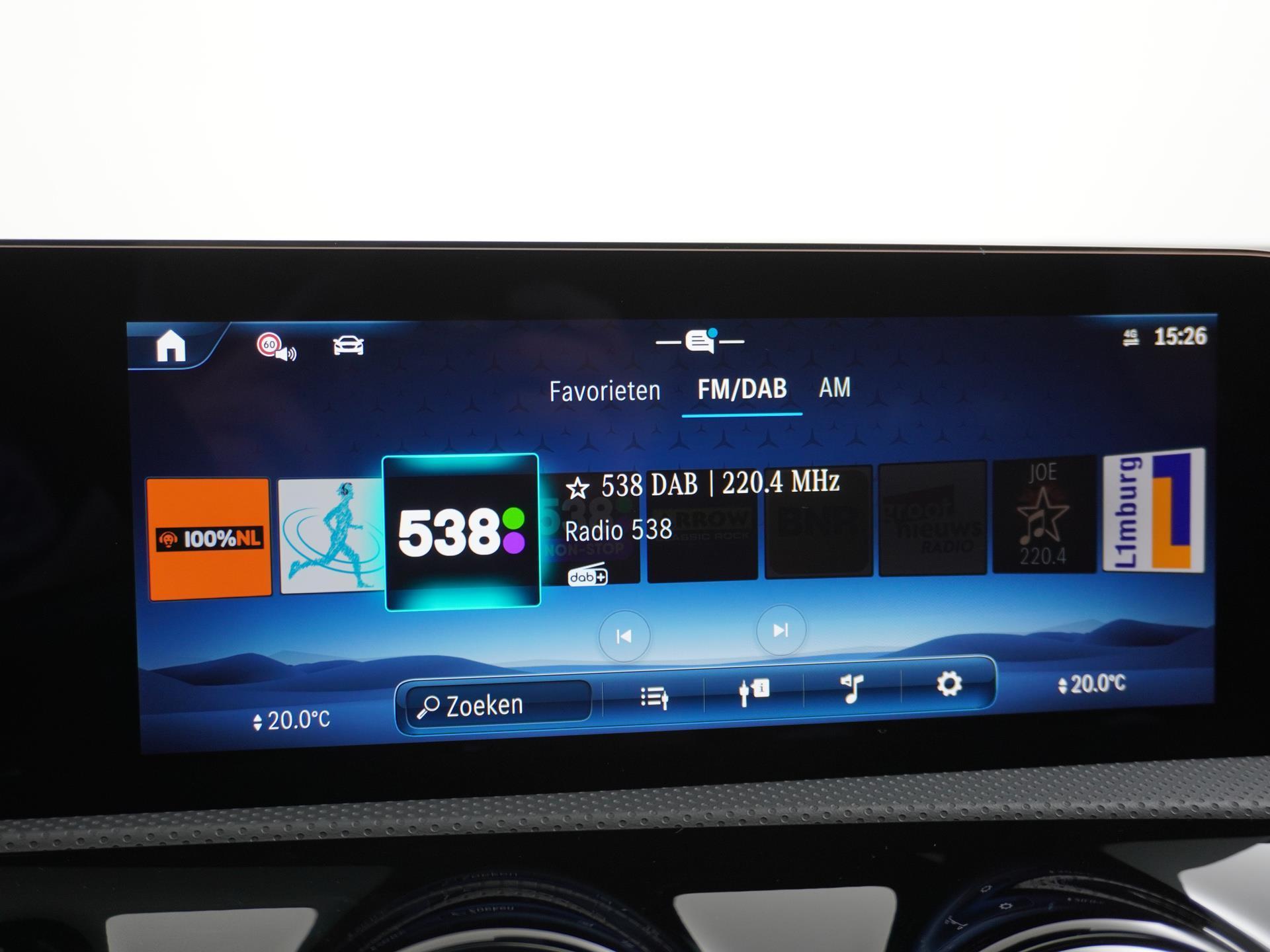 Mercedes-Benz CLA-Klasse Shooting Brake 200 AMG Line 38