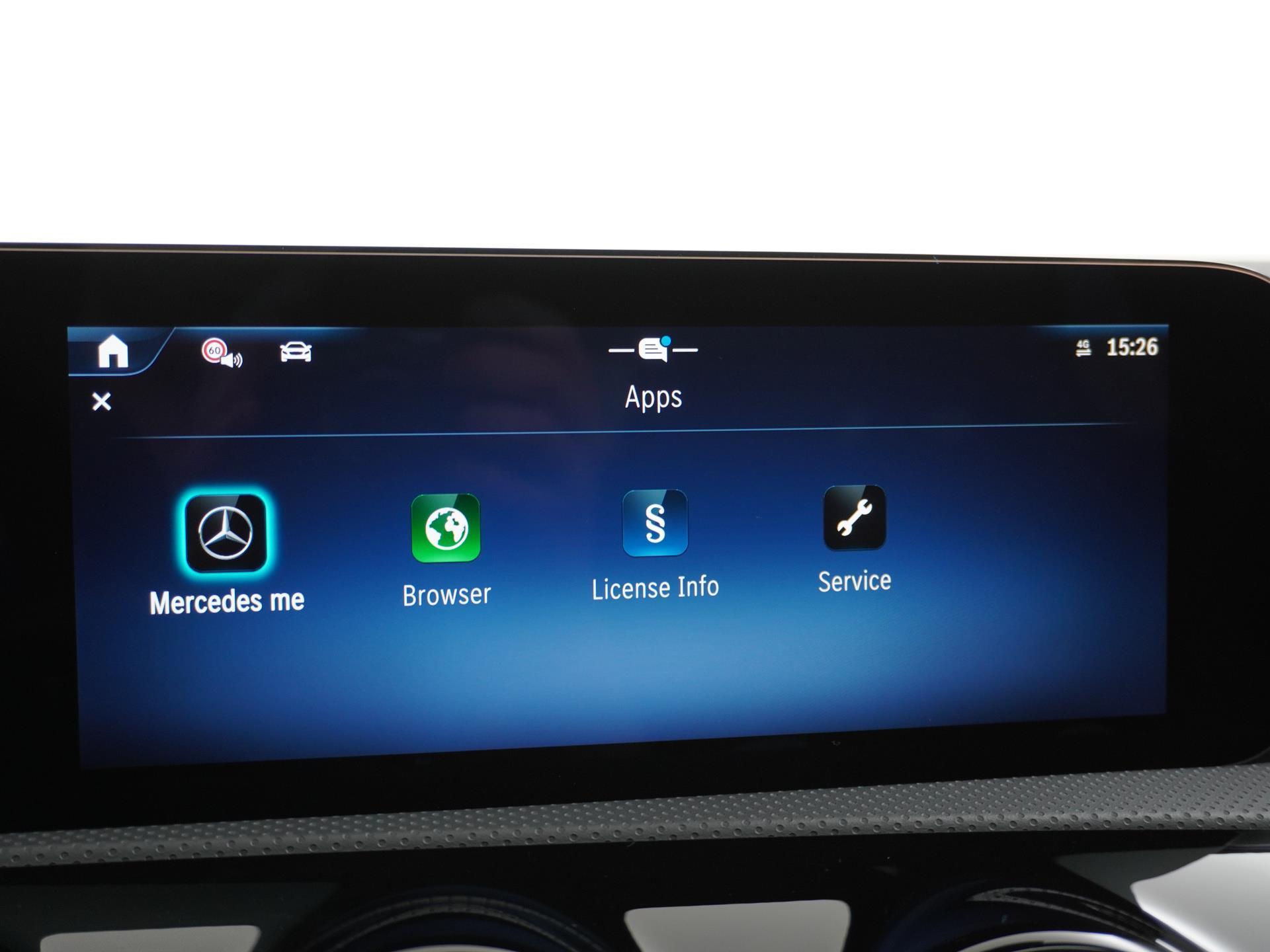 Mercedes-Benz CLA-Klasse Shooting Brake 200 AMG Line 40