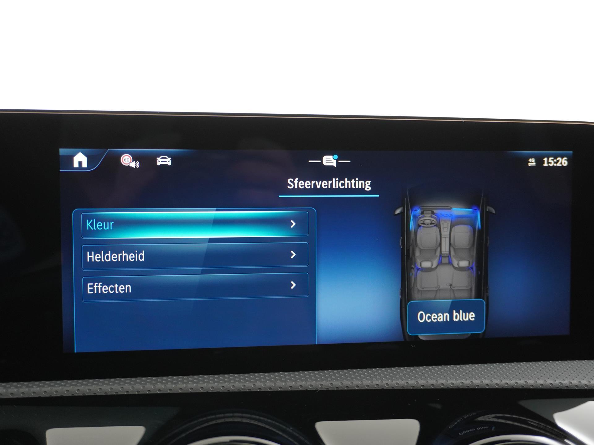 Mercedes-Benz CLA-Klasse Shooting Brake 200 AMG Line 41