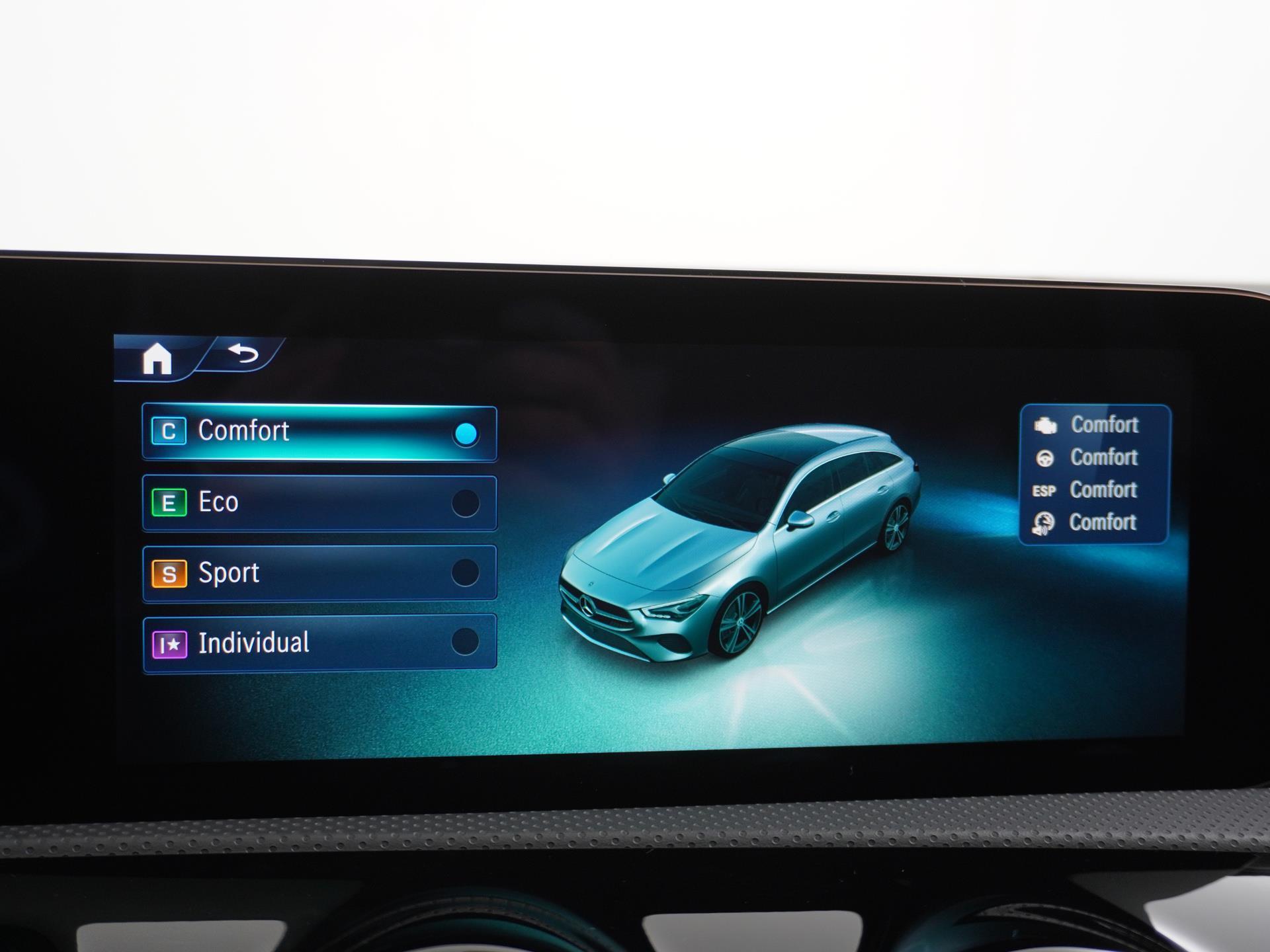 Mercedes-Benz CLA-Klasse Shooting Brake 200 AMG Line 46