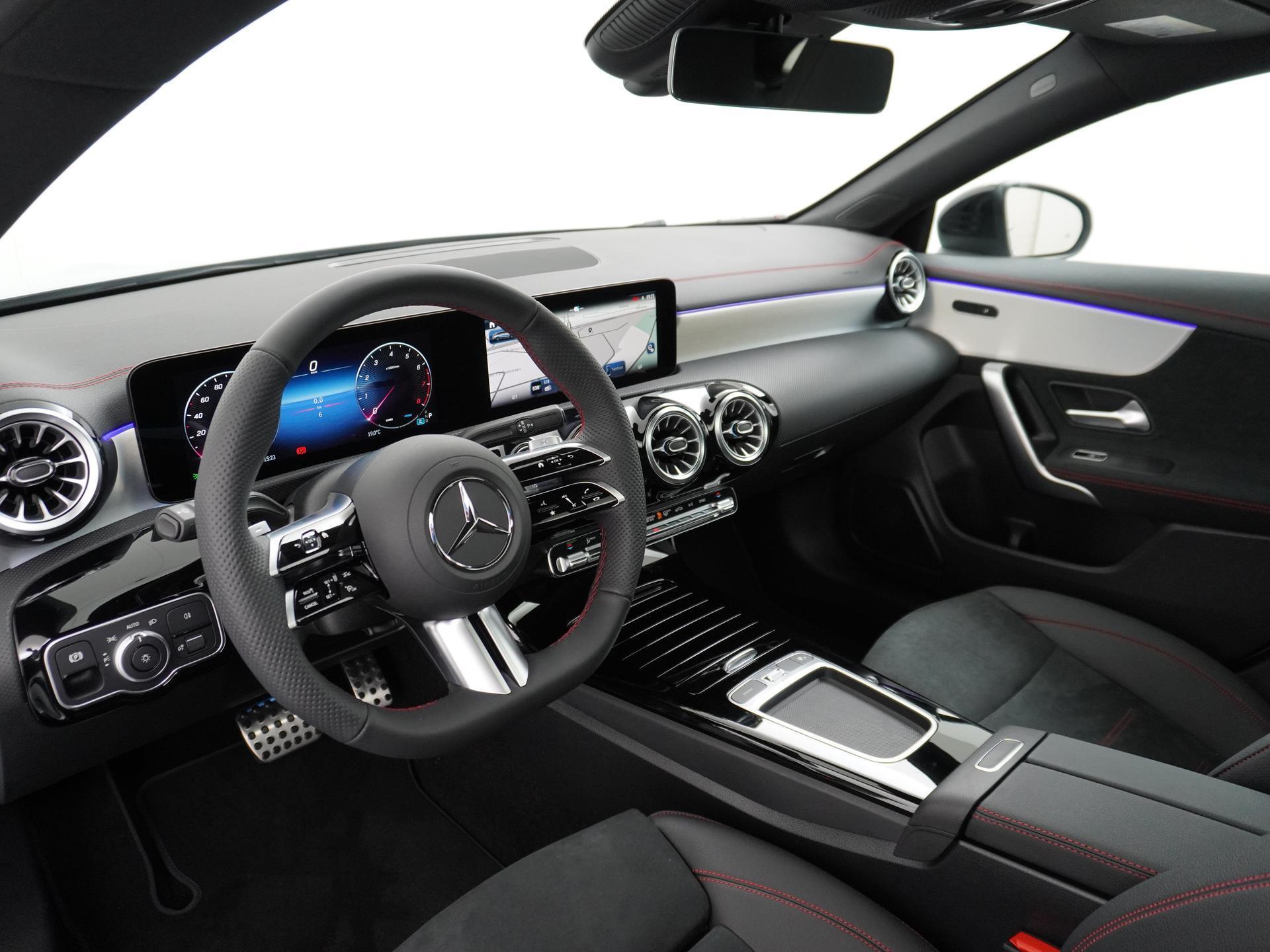 Mercedes-Benz CLA-Klasse Shooting Brake 200 AMG Line 5