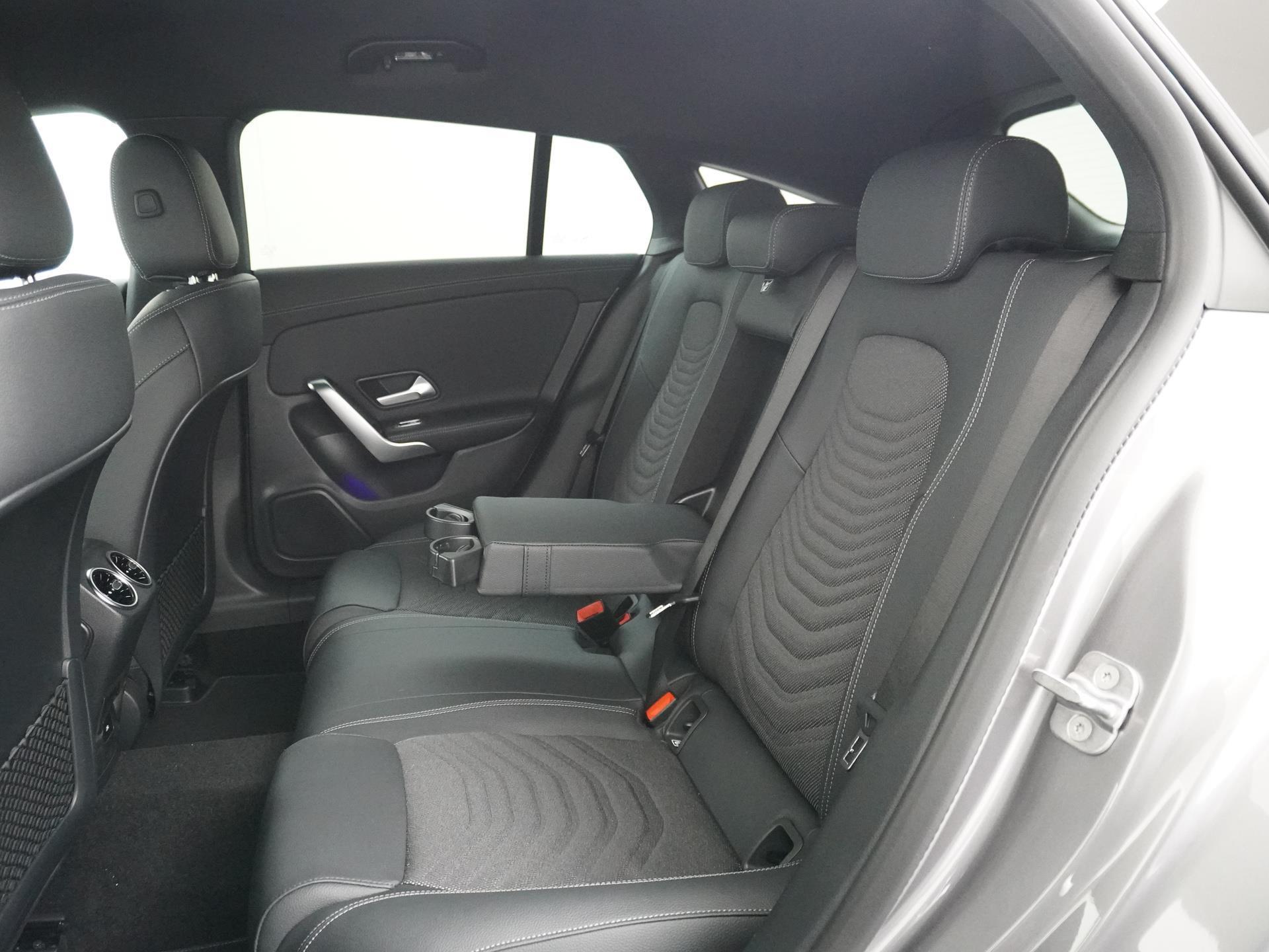 Mercedes-Benz CLA-Klasse Shooting Brake 250 e Star Edition Luxury Line 24