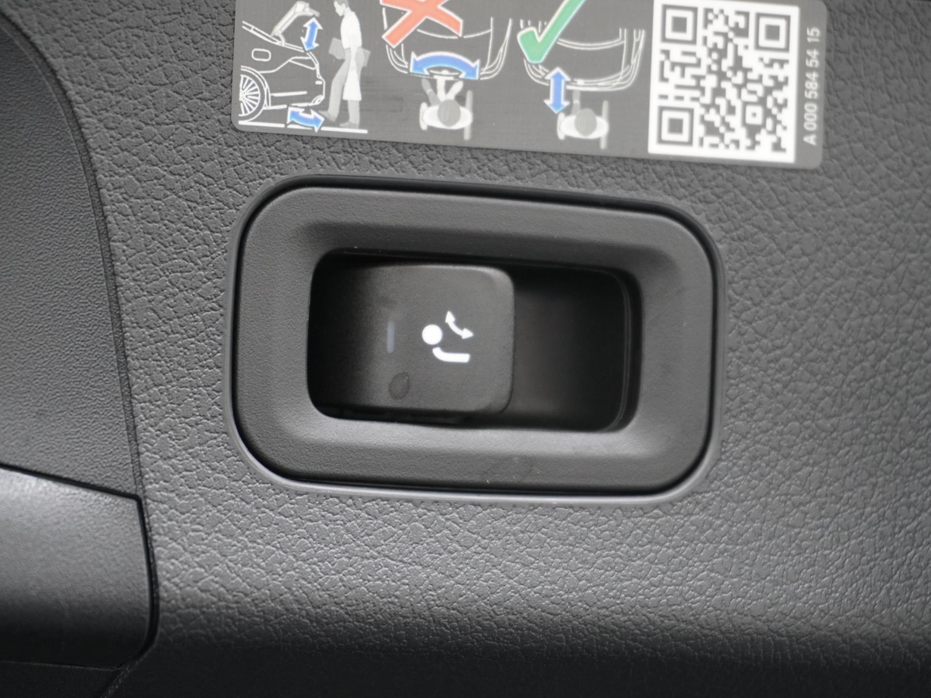 Mercedes-Benz CLA-Klasse Shooting Brake 180 Star Edition Luxury Line 17