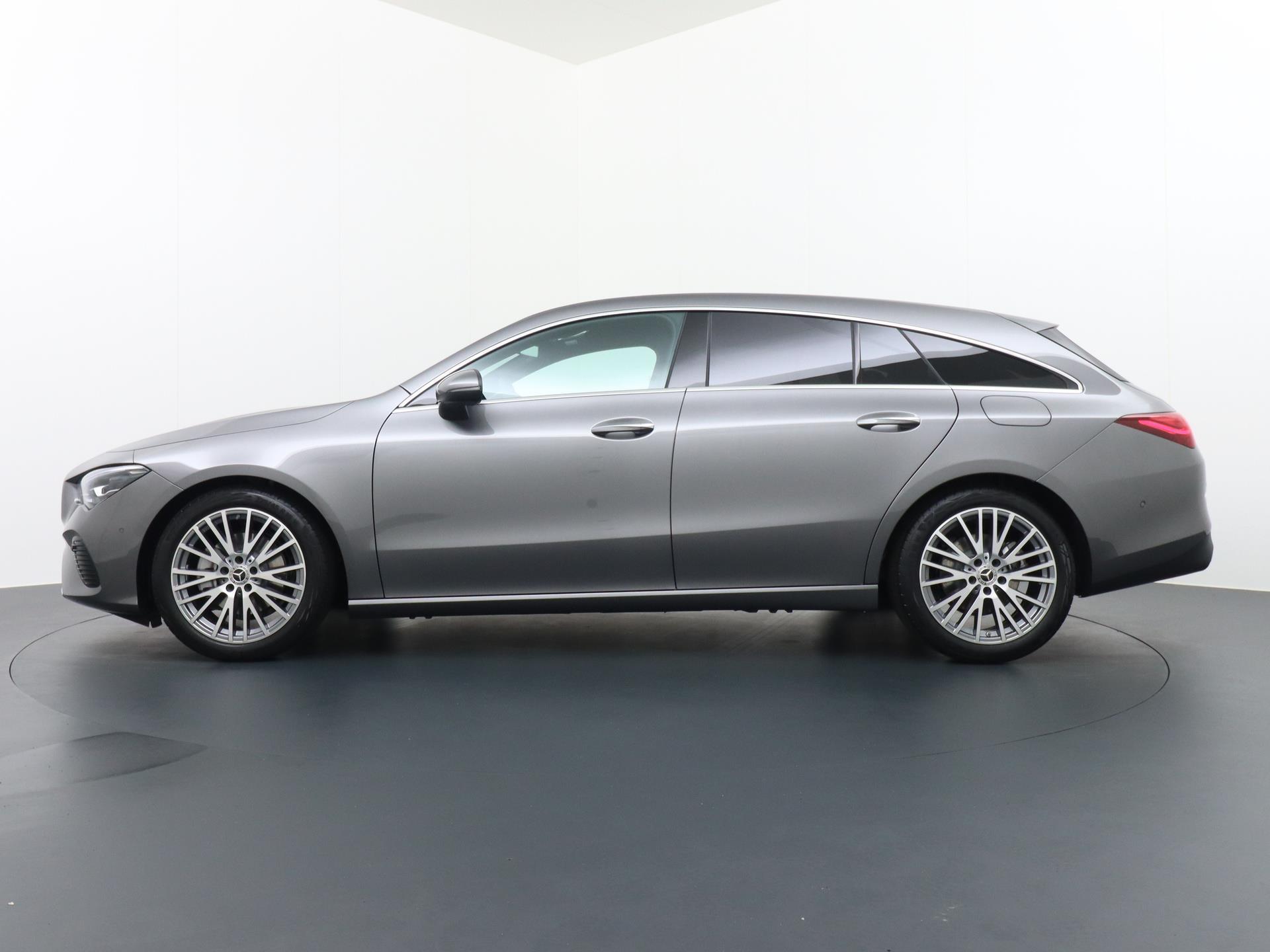 Mercedes-Benz CLA-Klasse Shooting Brake 180 Star Edition Luxury Line 2