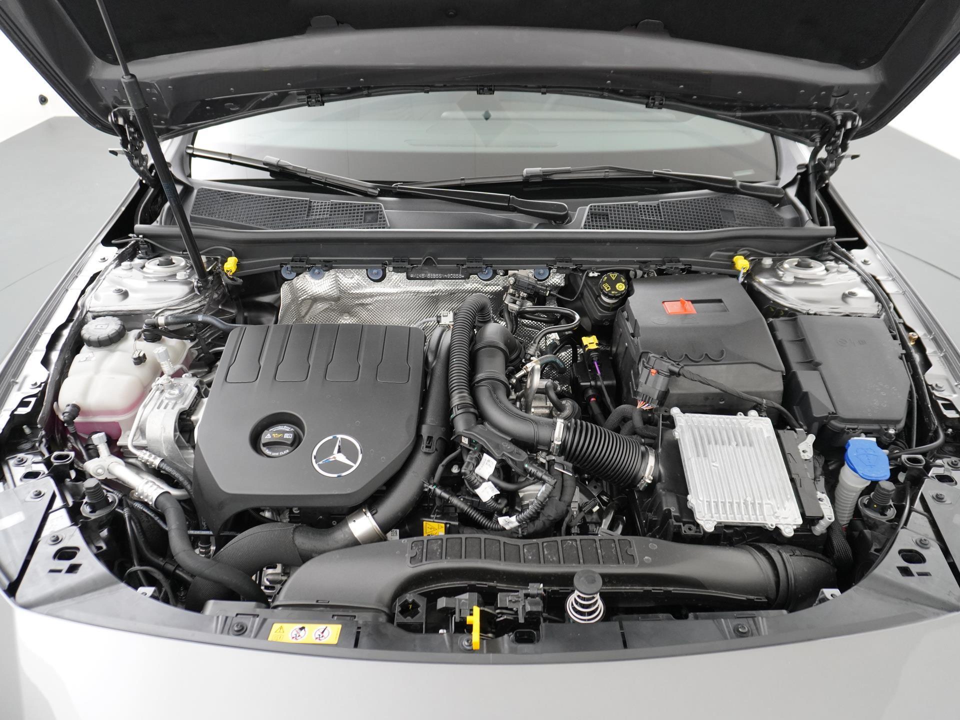 Mercedes-Benz CLA-Klasse Shooting Brake 180 Star Edition Luxury Line 20