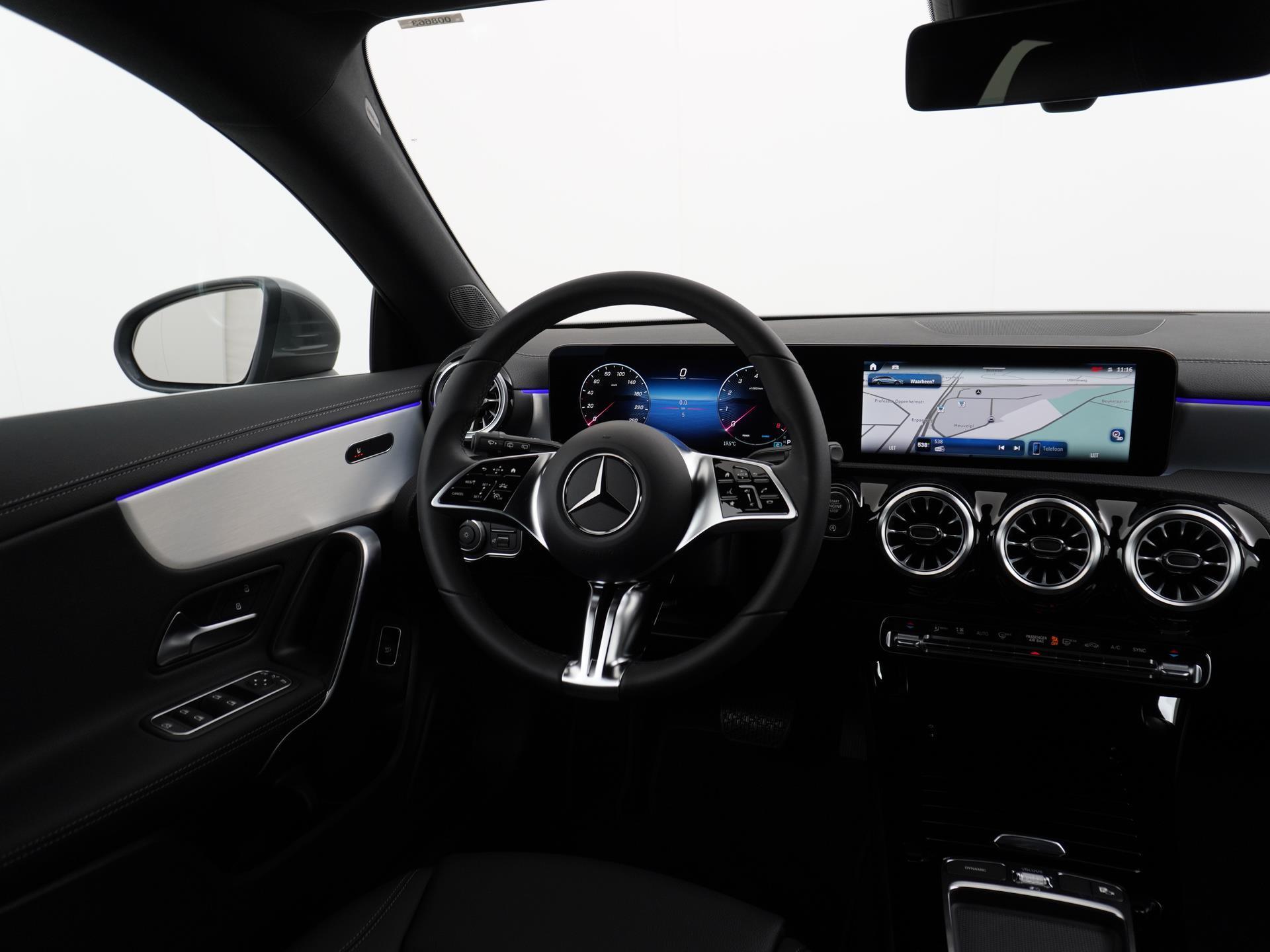 Mercedes-Benz CLA-Klasse Shooting Brake 180 Star Edition Luxury Line 25