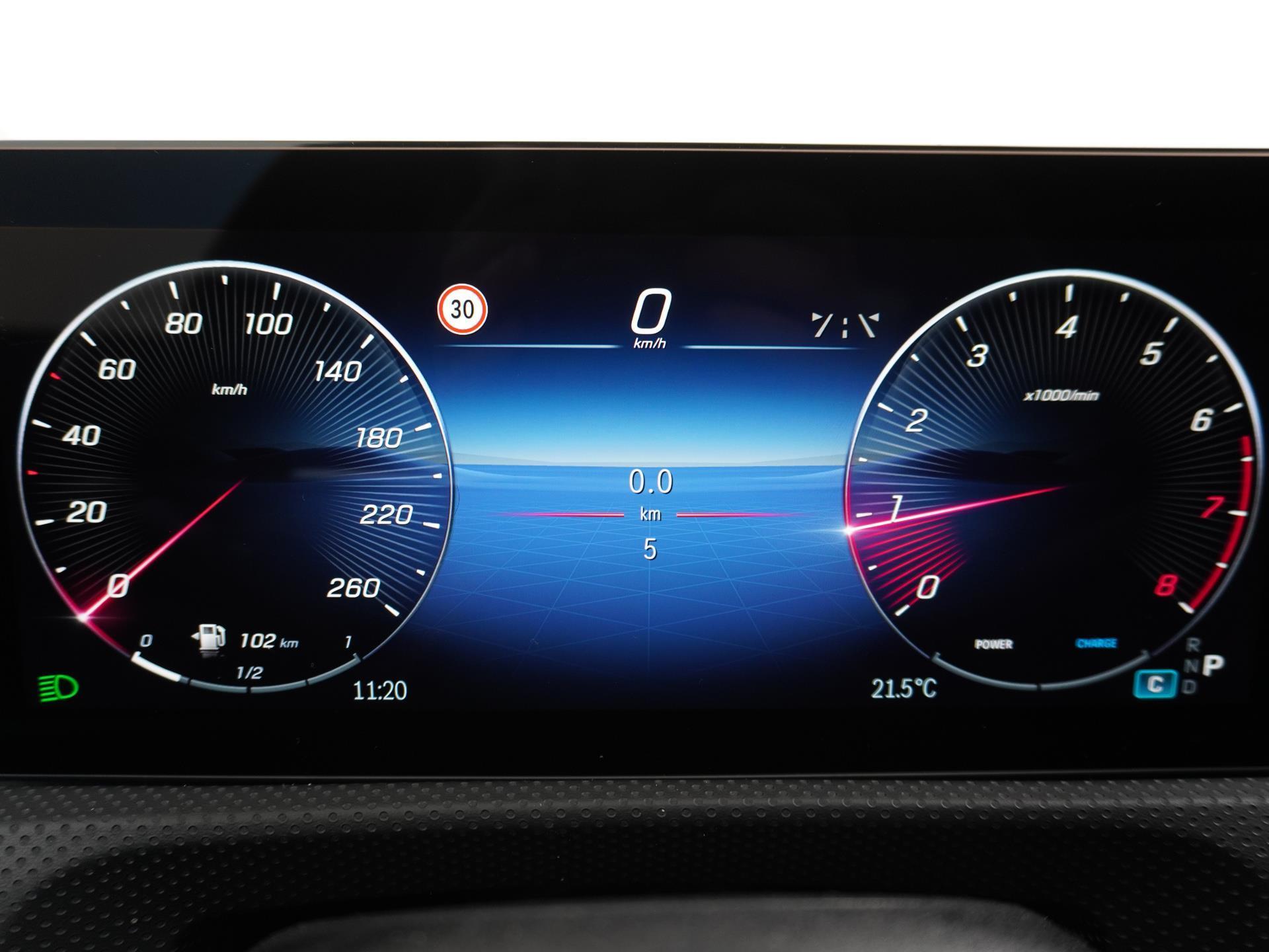 Mercedes-Benz CLA-Klasse Shooting Brake 180 Star Edition Luxury Line 32