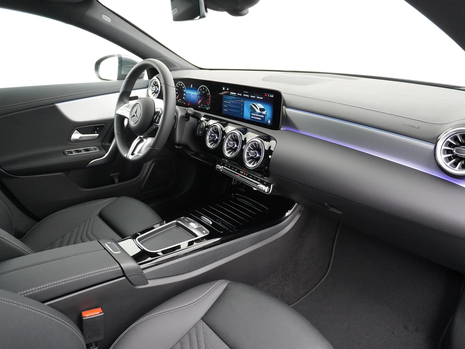 Mercedes-Benz CLA-Klasse Shooting Brake 180 Star Edition Luxury Line 51