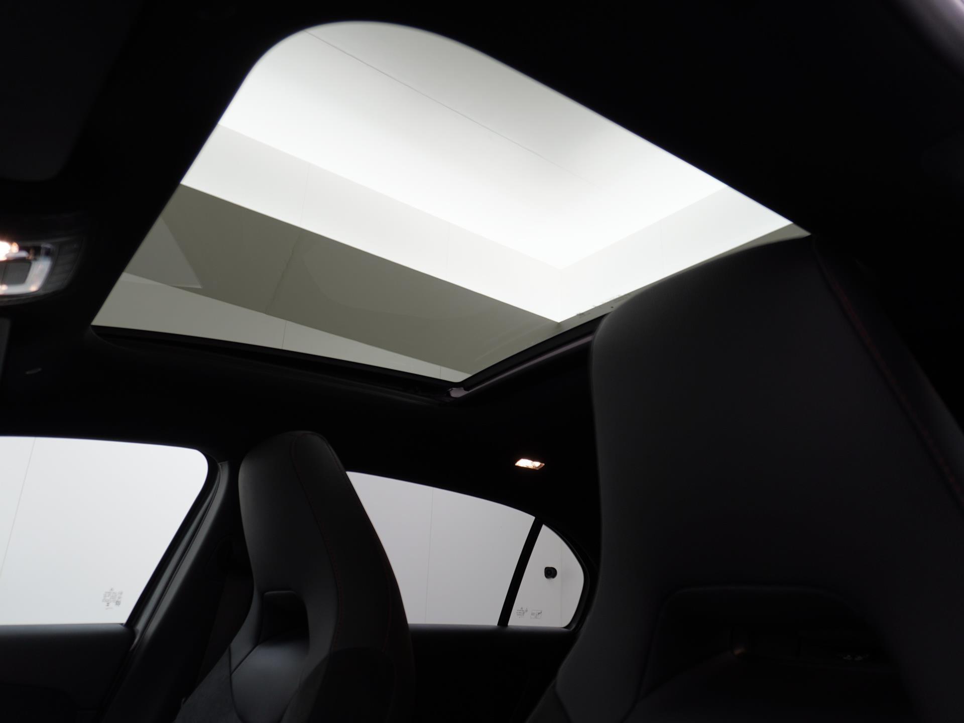 Mercedes-Benz A-Klasse 180 Star Edition AMG Line 1