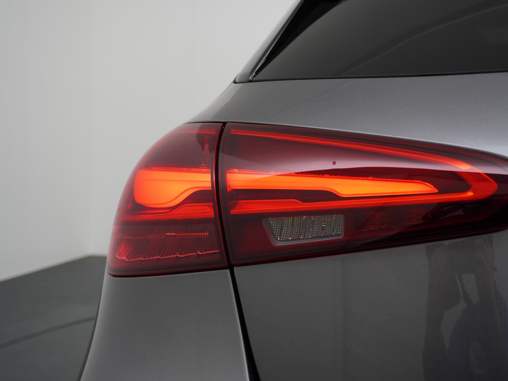 Mercedes-Benz A-Klasse 180 Star Edition AMG Line 14