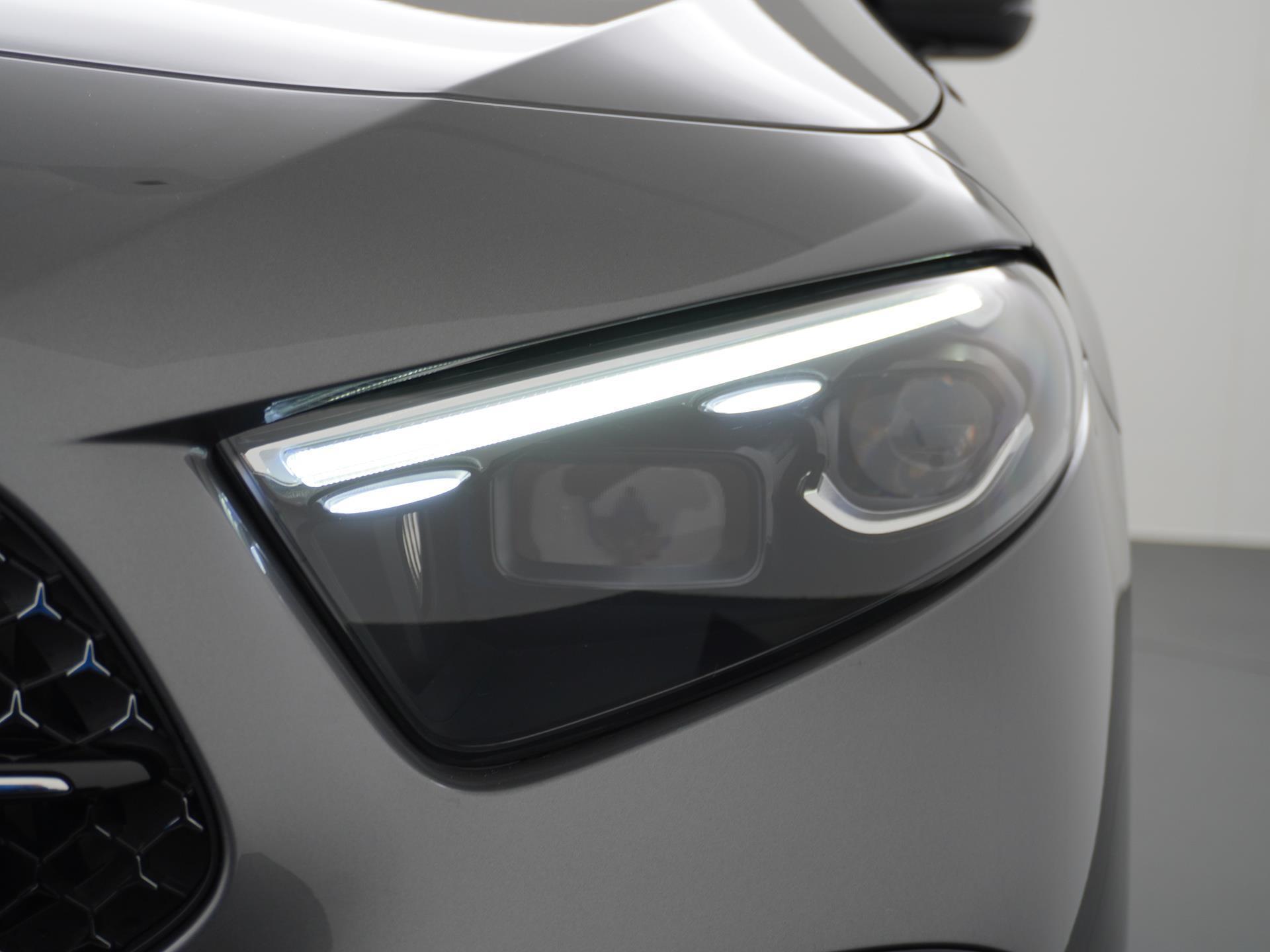 Mercedes-Benz A-Klasse 180 Star Edition AMG Line 18