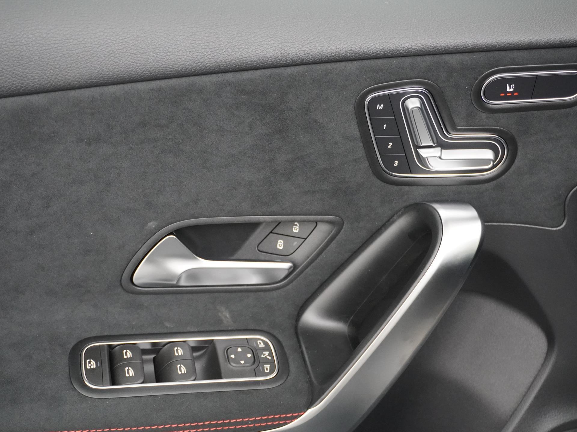 Mercedes-Benz A-Klasse 180 Star Edition AMG Line 20