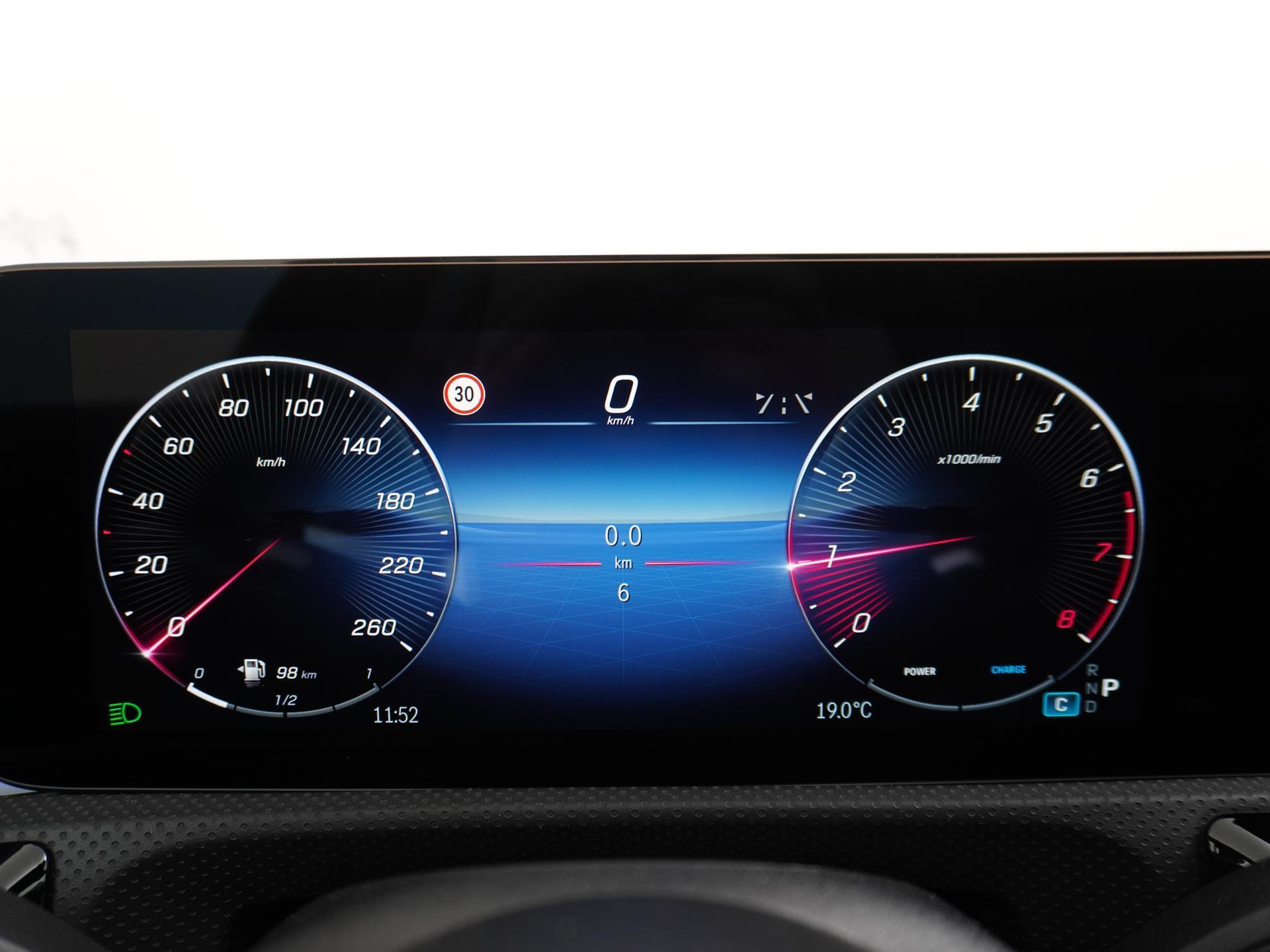 Mercedes-Benz A-Klasse 180 Star Edition AMG Line 32