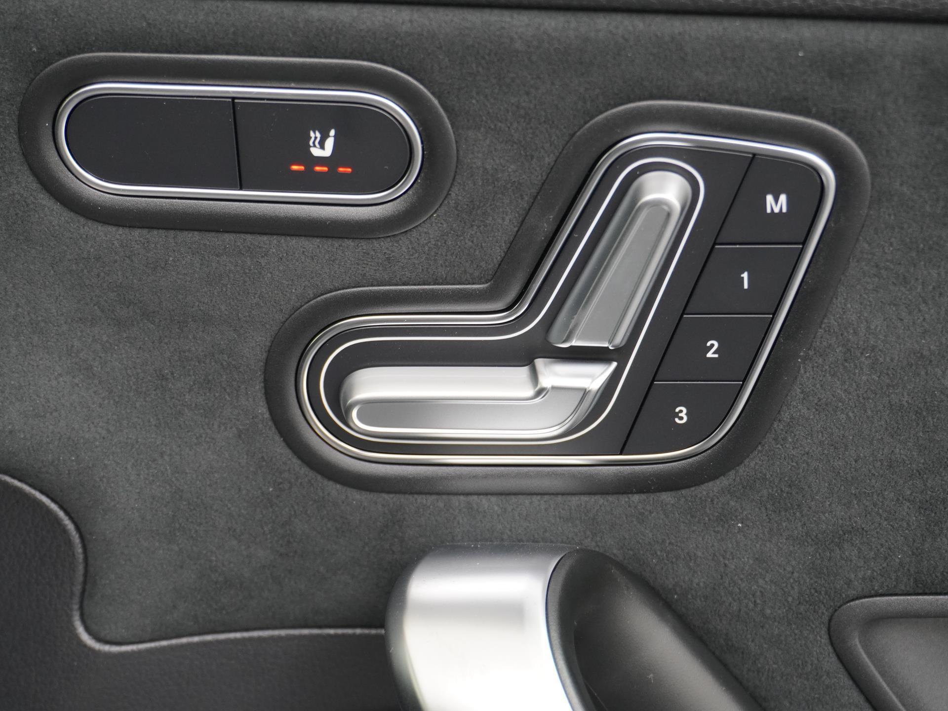 Mercedes-Benz A-Klasse 180 Star Edition AMG Line 52