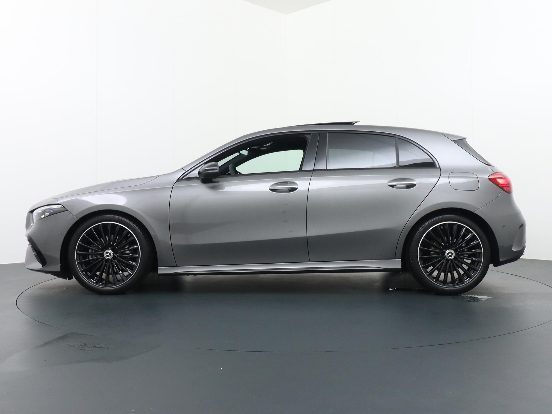 Mercedes-Benz A-Klasse 180 Star Edition AMG Line 2