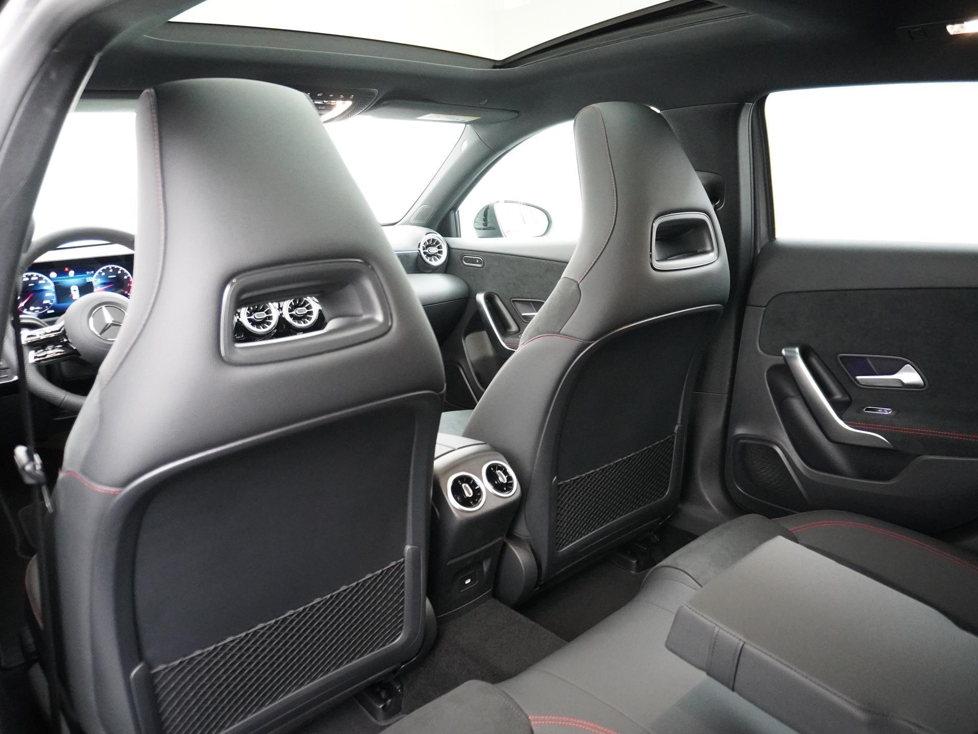 Mercedes-Benz A-Klasse 180 Star Edition AMG Line 21