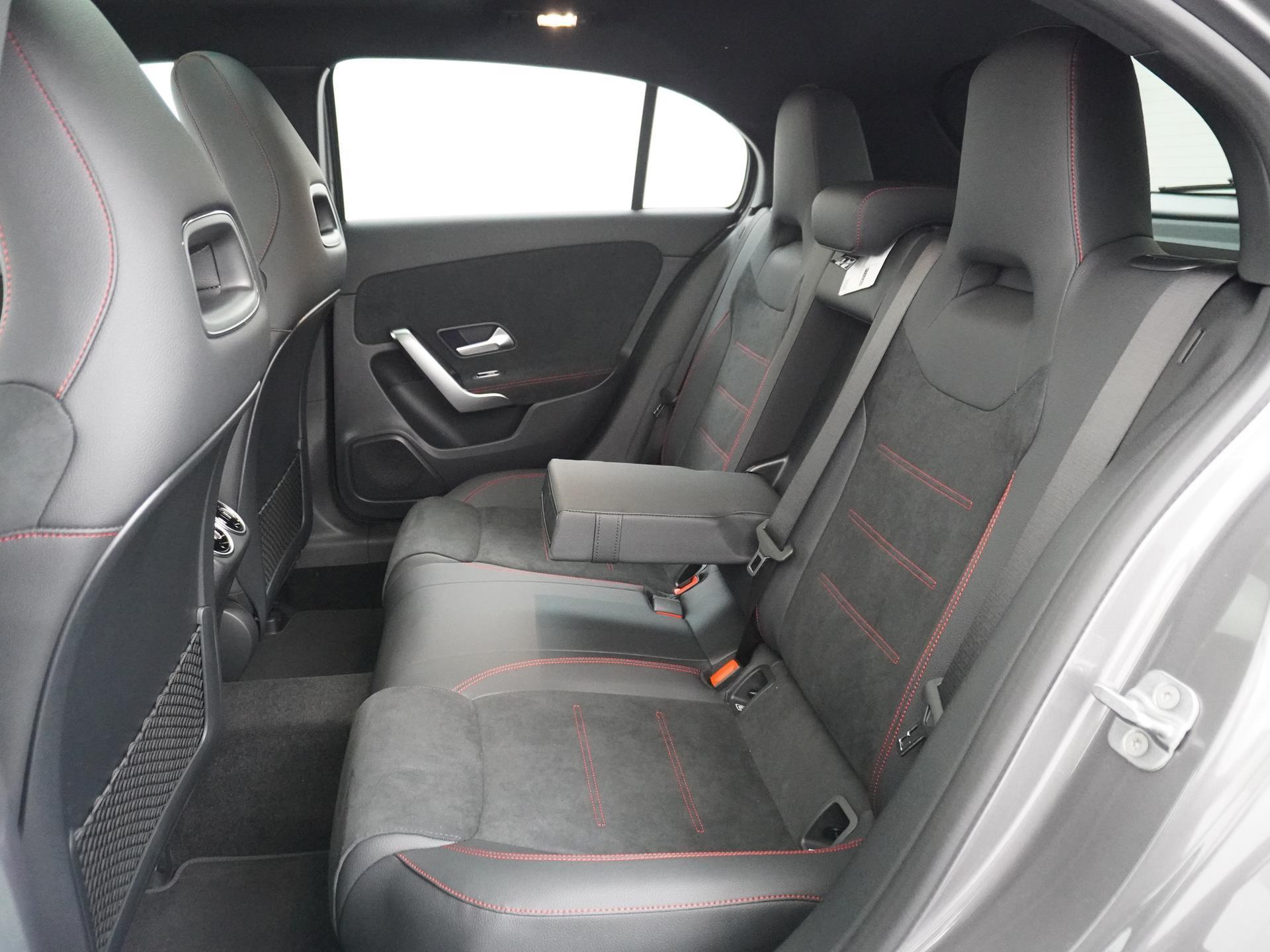 Mercedes-Benz A-Klasse 180 Star Edition AMG Line 22