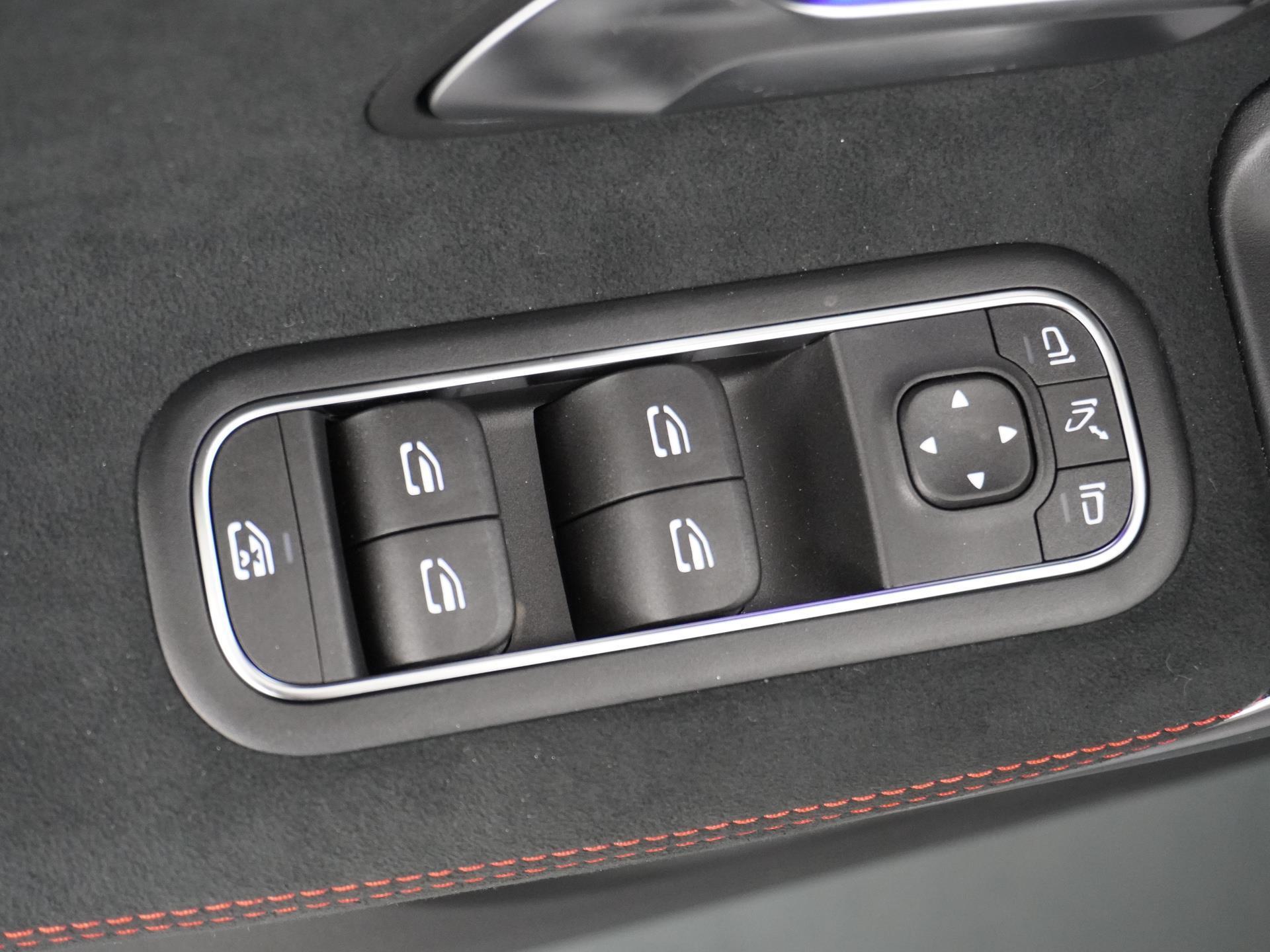 Mercedes-Benz A-Klasse 180 Star Edition AMG Line 25