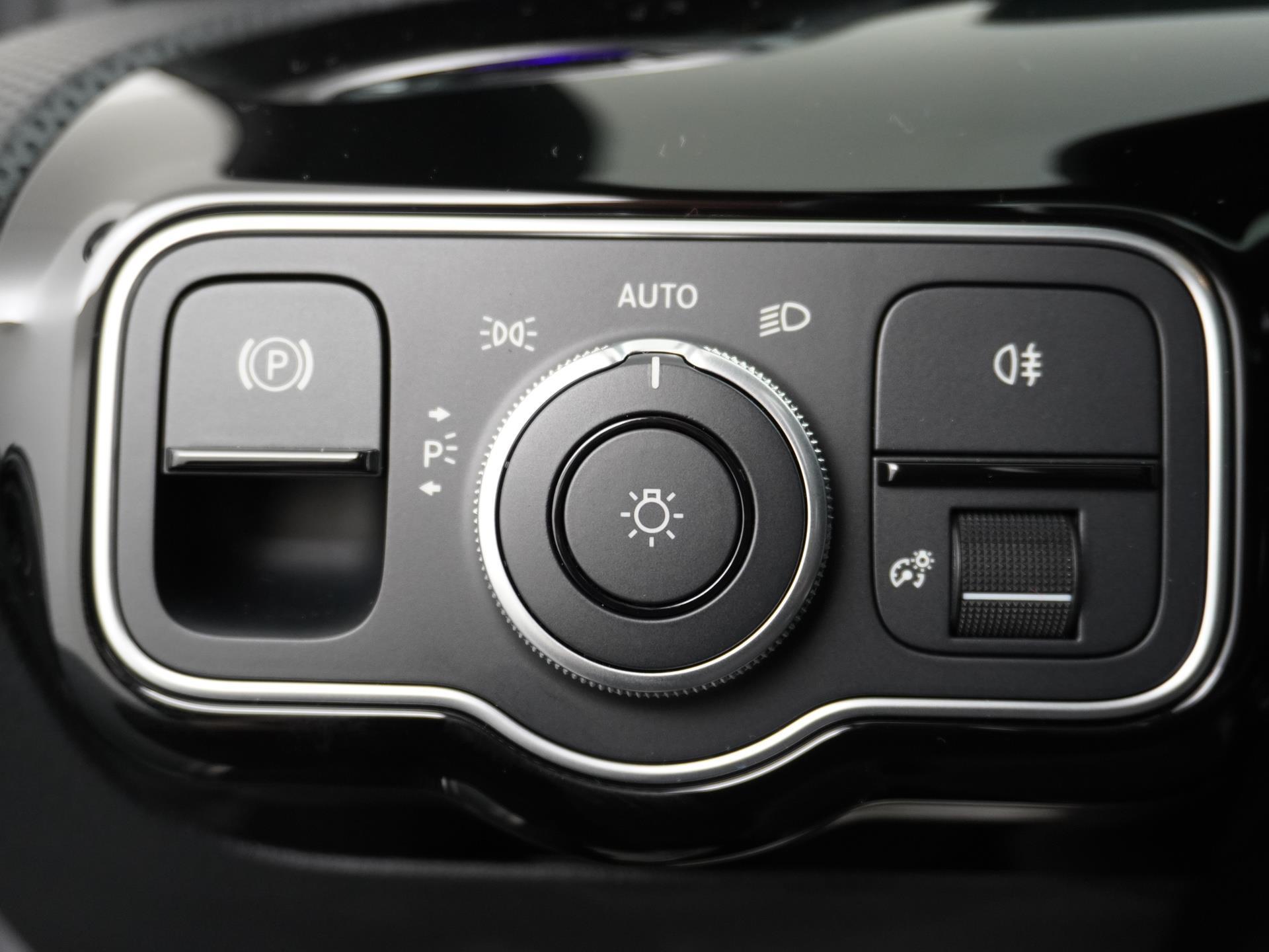 Mercedes-Benz A-Klasse 180 Star Edition AMG Line 27