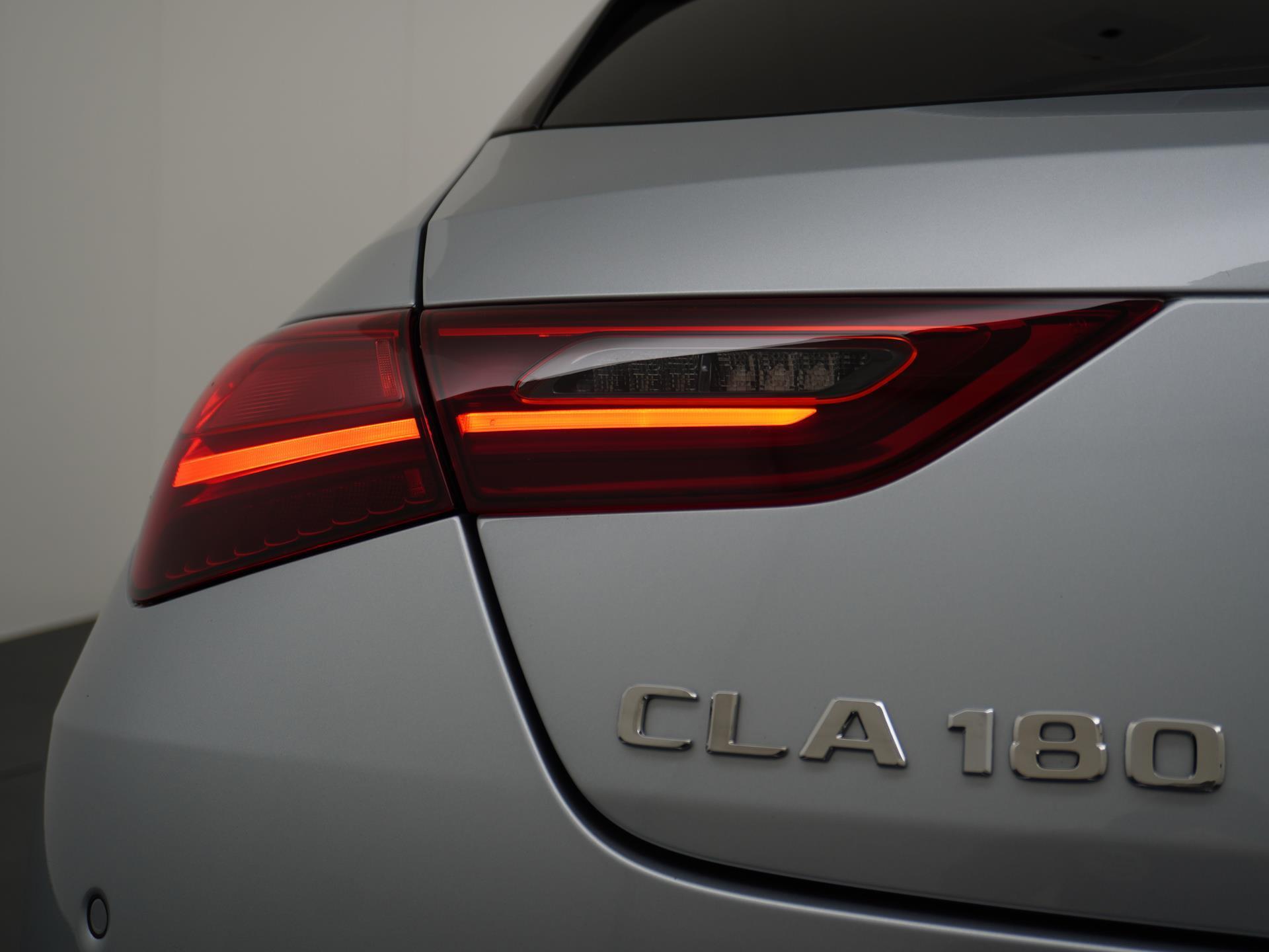 Mercedes-Benz CLA-Klasse Shooting Brake 180 Star Edition AMG Line 14