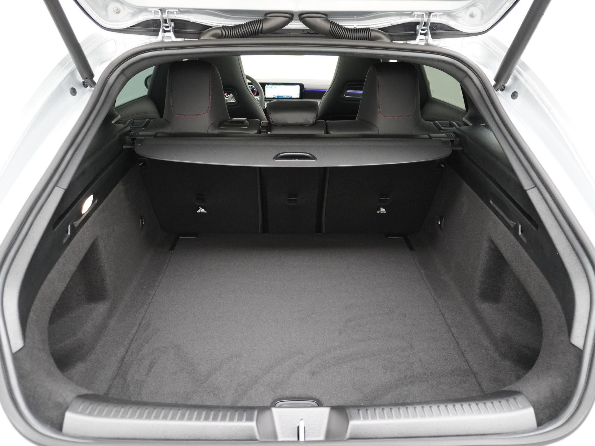 Mercedes-Benz CLA-Klasse Shooting Brake 180 Star Edition AMG Line 15